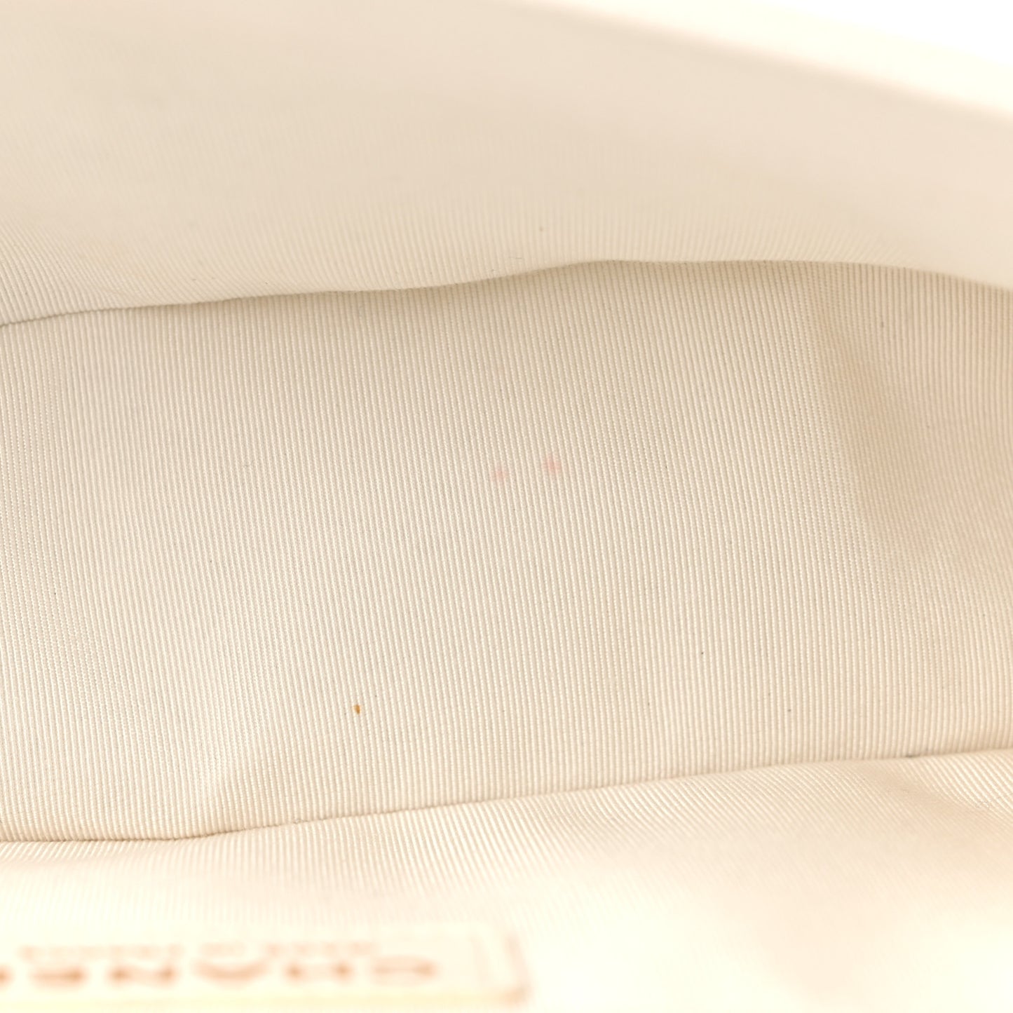 Caviar Quilted Medium Boy Flap White