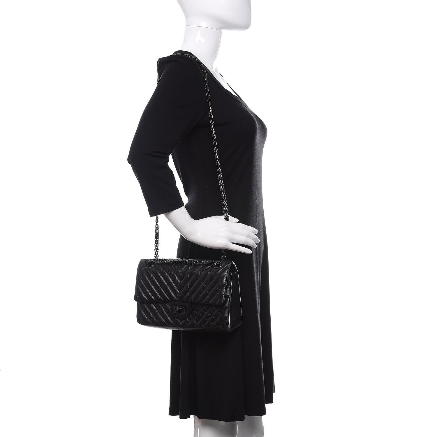 Chanel Aged Calfskin Chevron Quilted 2.55 Reissue 225 Flap So Black 2 of 11