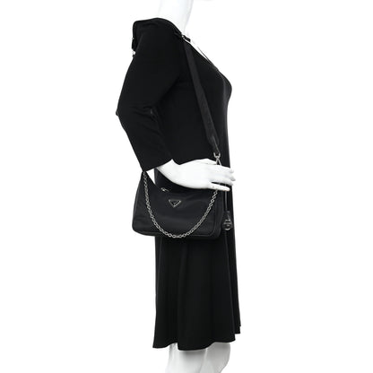 Prada Nylon Re-Edition 2005 Shoulder Bag Black 2 of 14