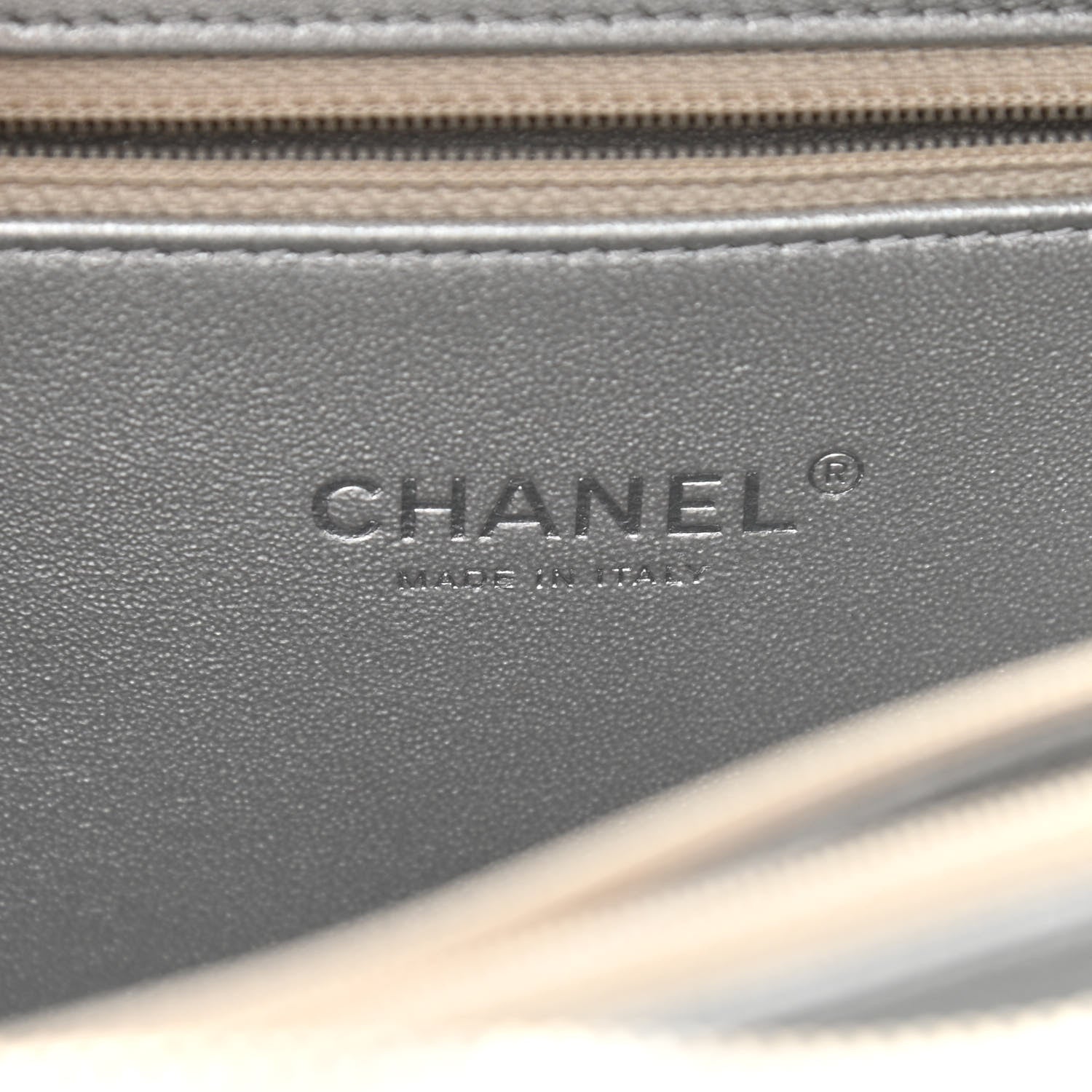 Chanel Metallic Caviar Quilted Medium CC Filigree Vanity Case Silver 6 of 10