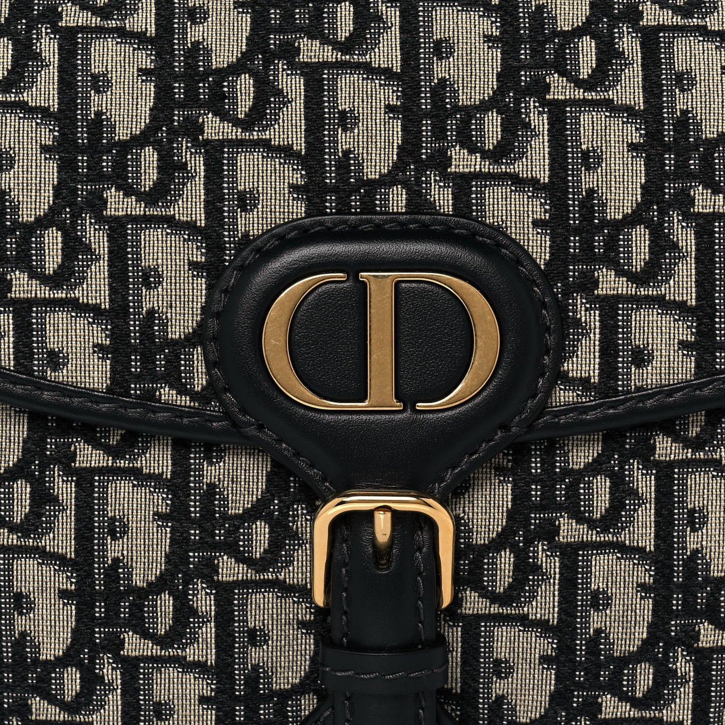 Oblique Medium Bobby Flap Blue