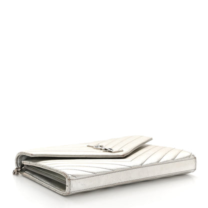 Saint Laurent Metallic Lambskin Matelasse Chevron Monogram Chain Wallet Argento 4 of 16