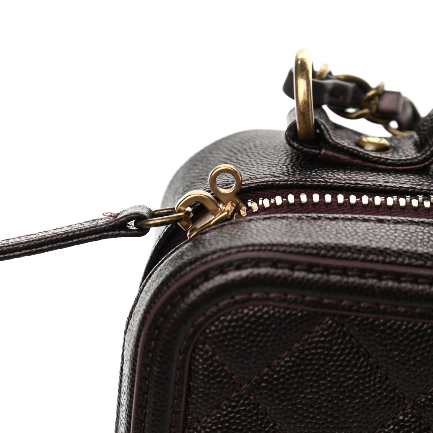 Iridescent Caviar Quilted Medium CC Filigree Vanity Case Burgundy