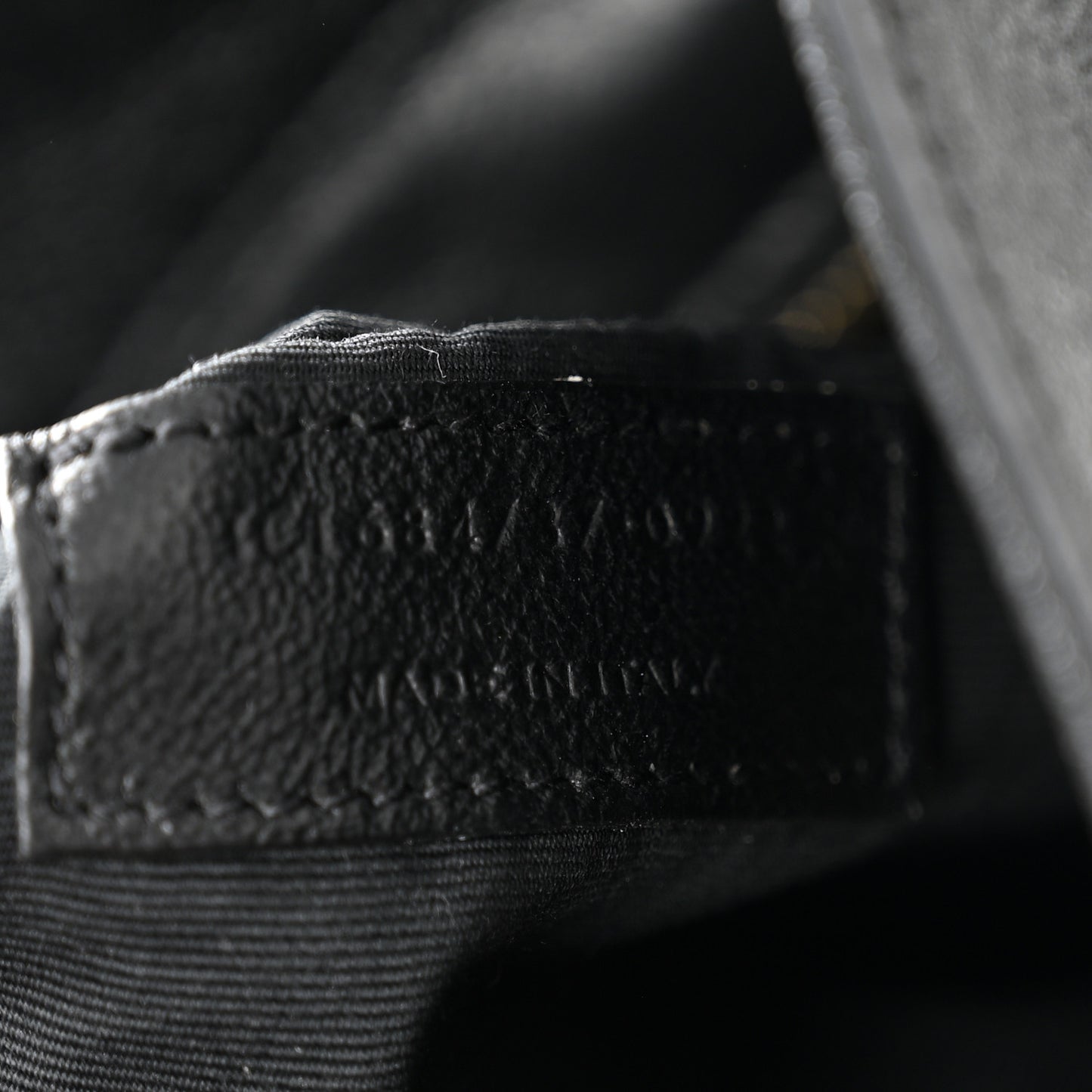 Lambskin Seau Fermoir Bucket Bag Black