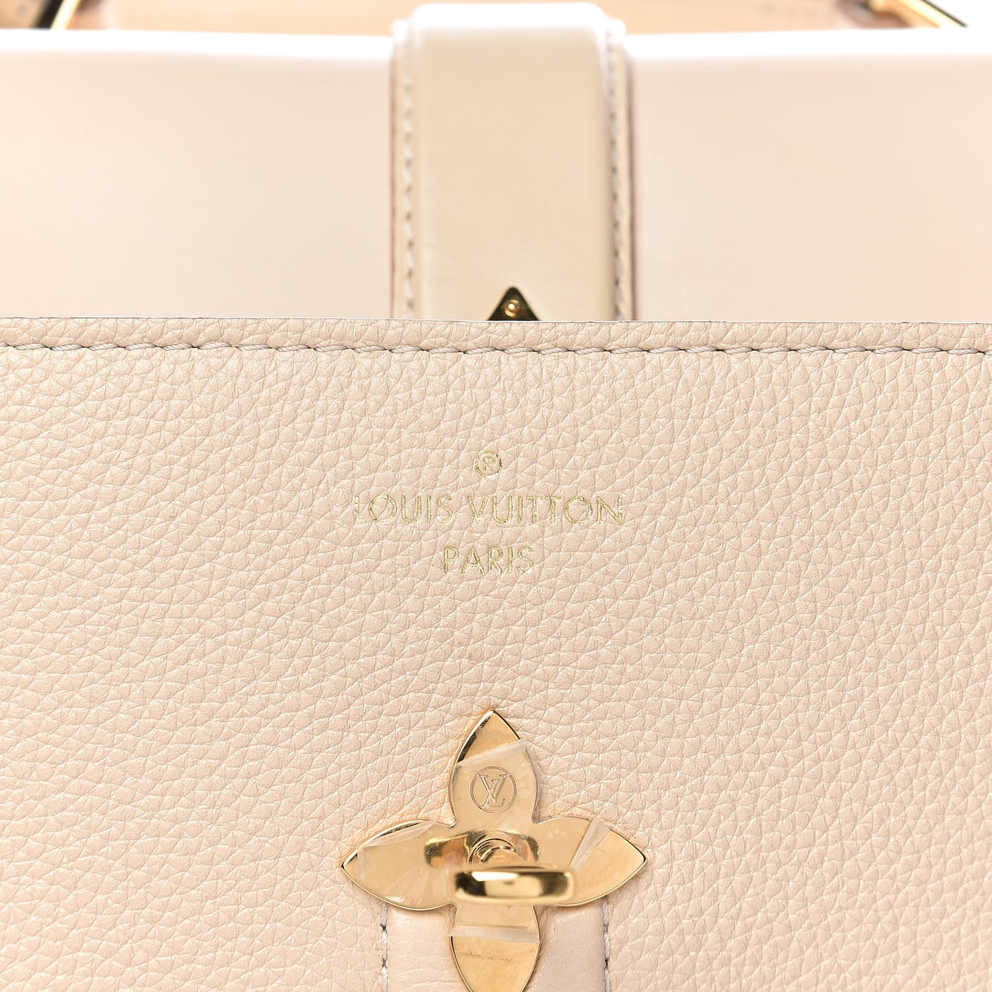 Grained Smooth Calfskin Rose Des Vents PM Creme