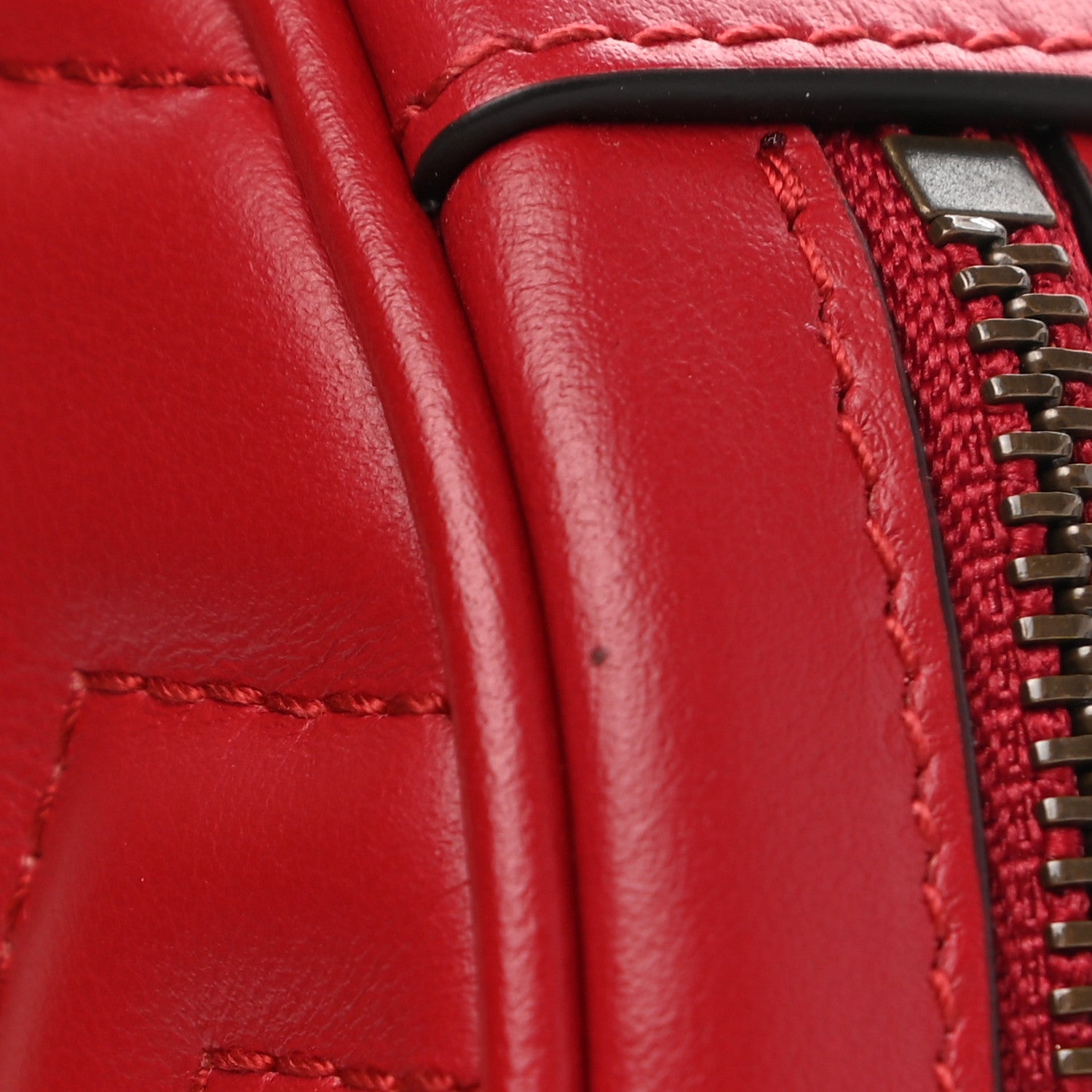 Gucci Calfskin Matelasse GG Marmont Round Wrist Wallet Hibiscus Red 8 of 12