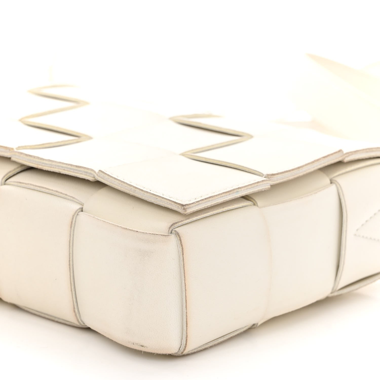 Bottega Veneta Lambskin Maxi Intrecciato Cassette Crossbody Bag White 11 of 12