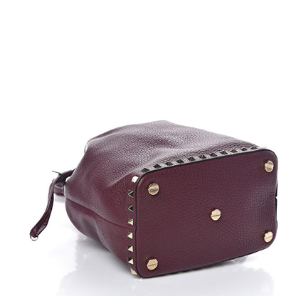 Valentino Garavani Pebbled Calfskin Small Rockstud Bucket Bag Vinaccia 4 of 9