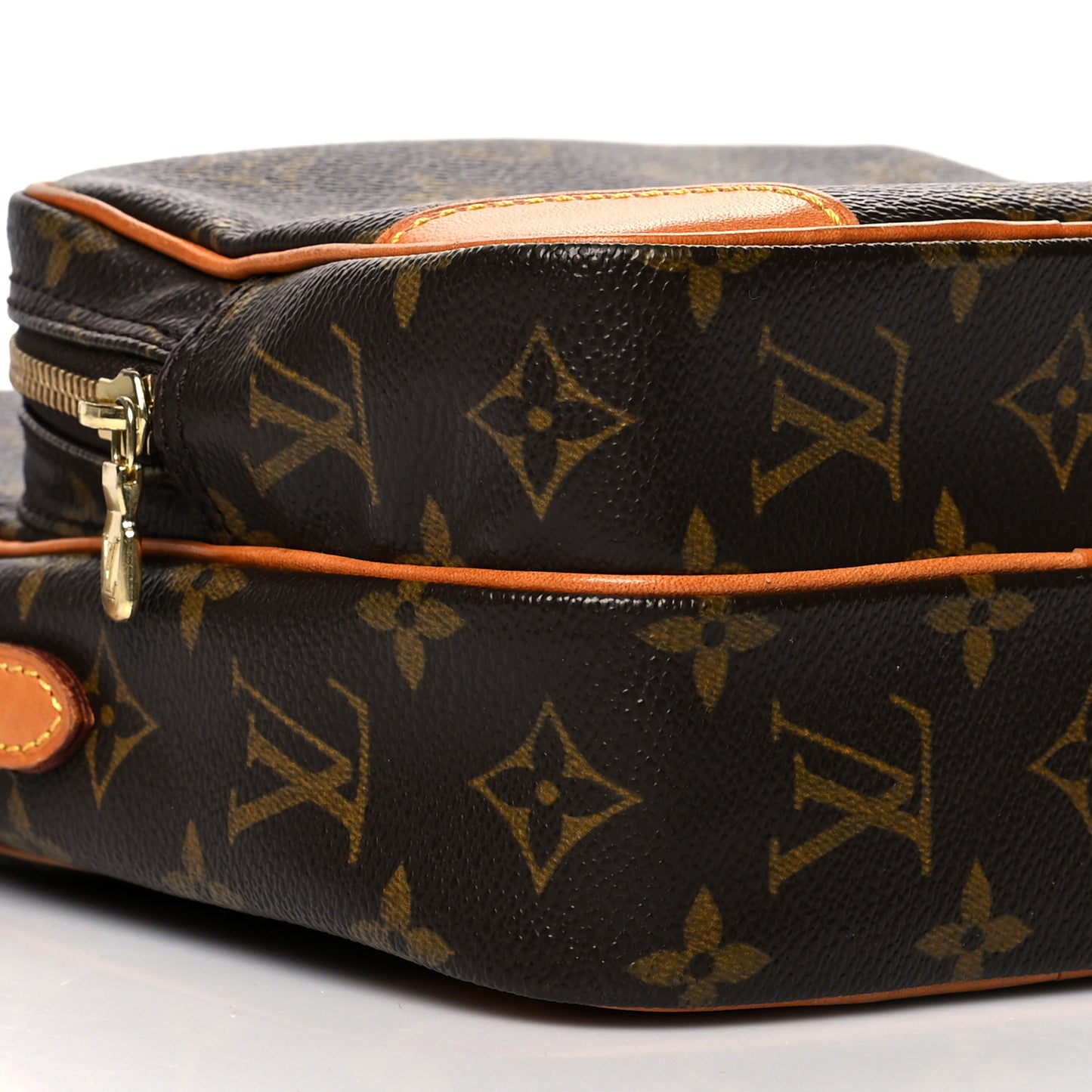 Monogram Amazone