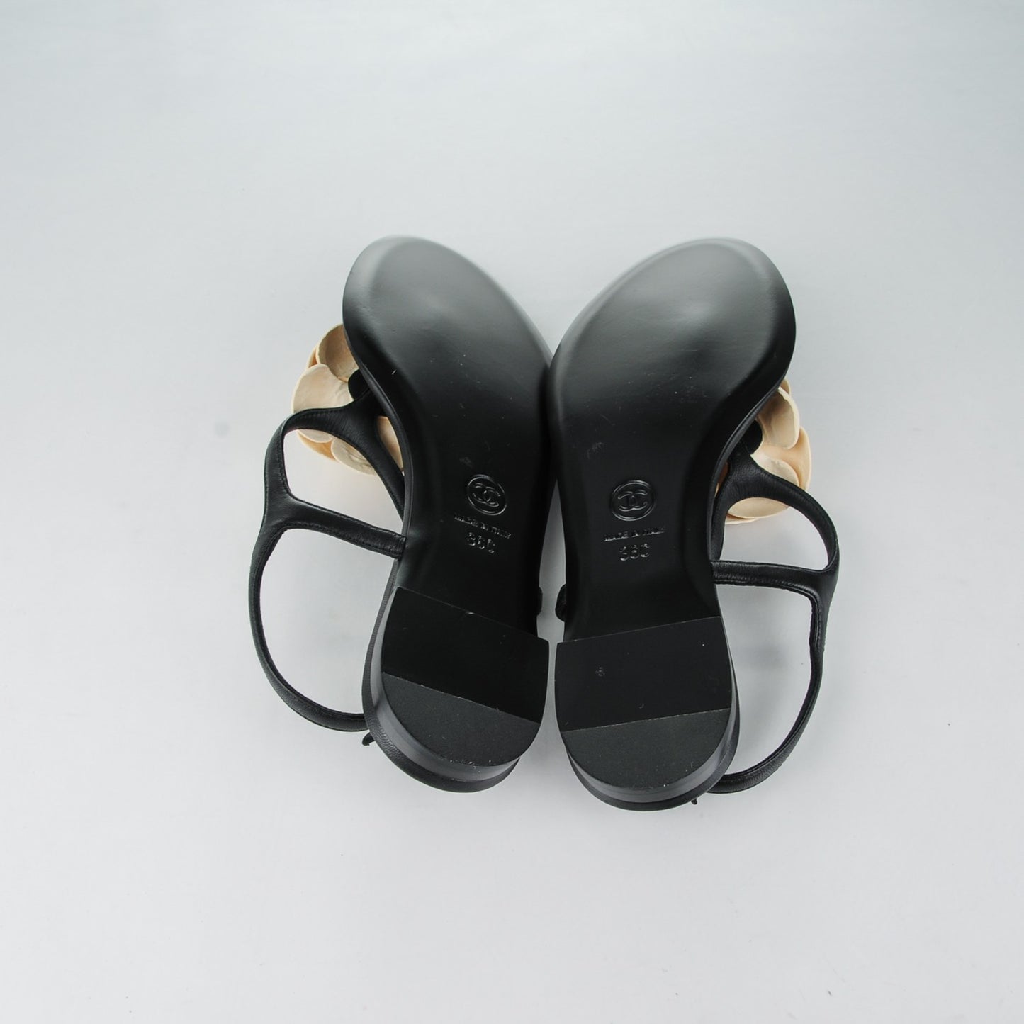 Lambskin Camellia Thong Sandals 36 Black White