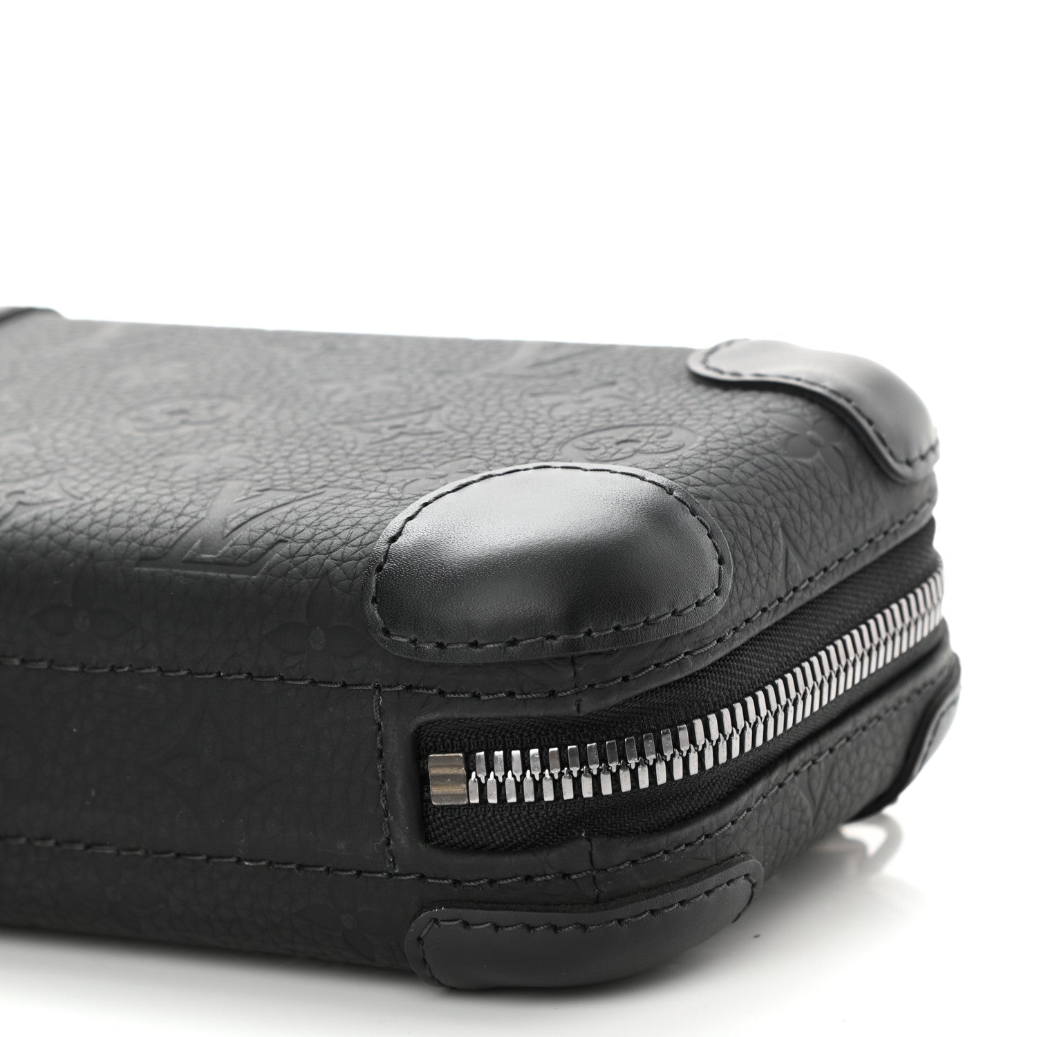 Louis Vuitton Taurillon Monogram Horizon Clutch Black 7 of 7