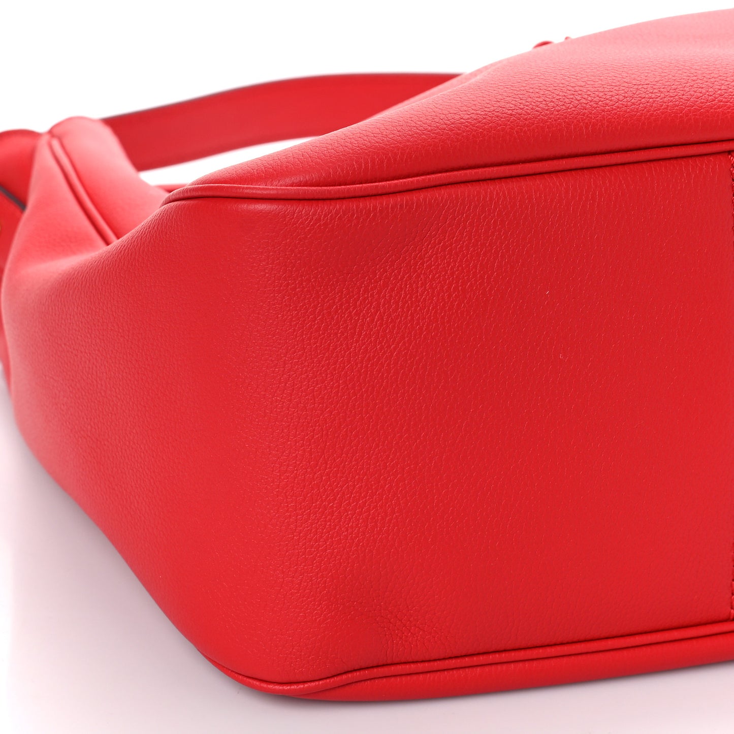 Grained Calfskin La Medusa Bucket Bag Red