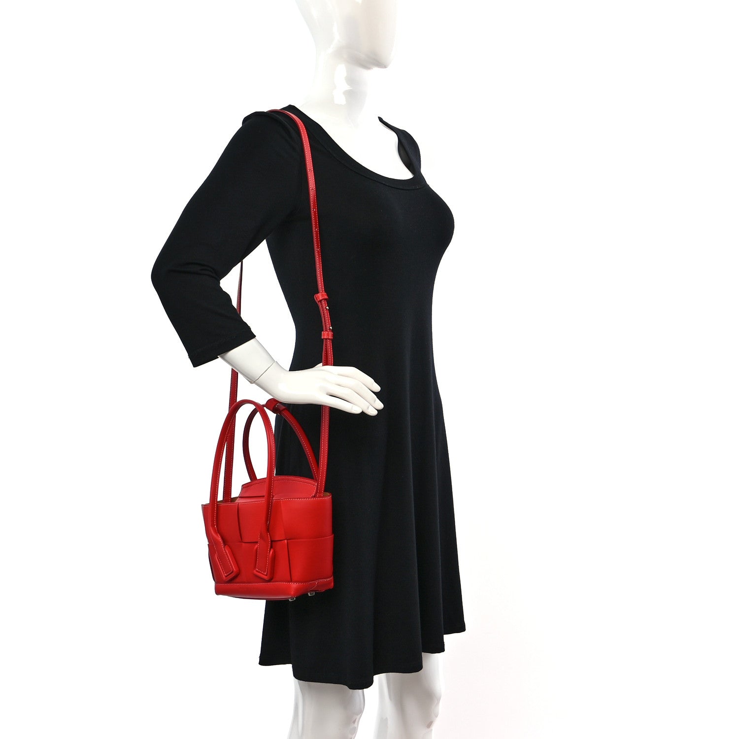 Bottega Veneta Calfskin Mini Maxi Intrecciato Arco Nail Polish 2 of 9