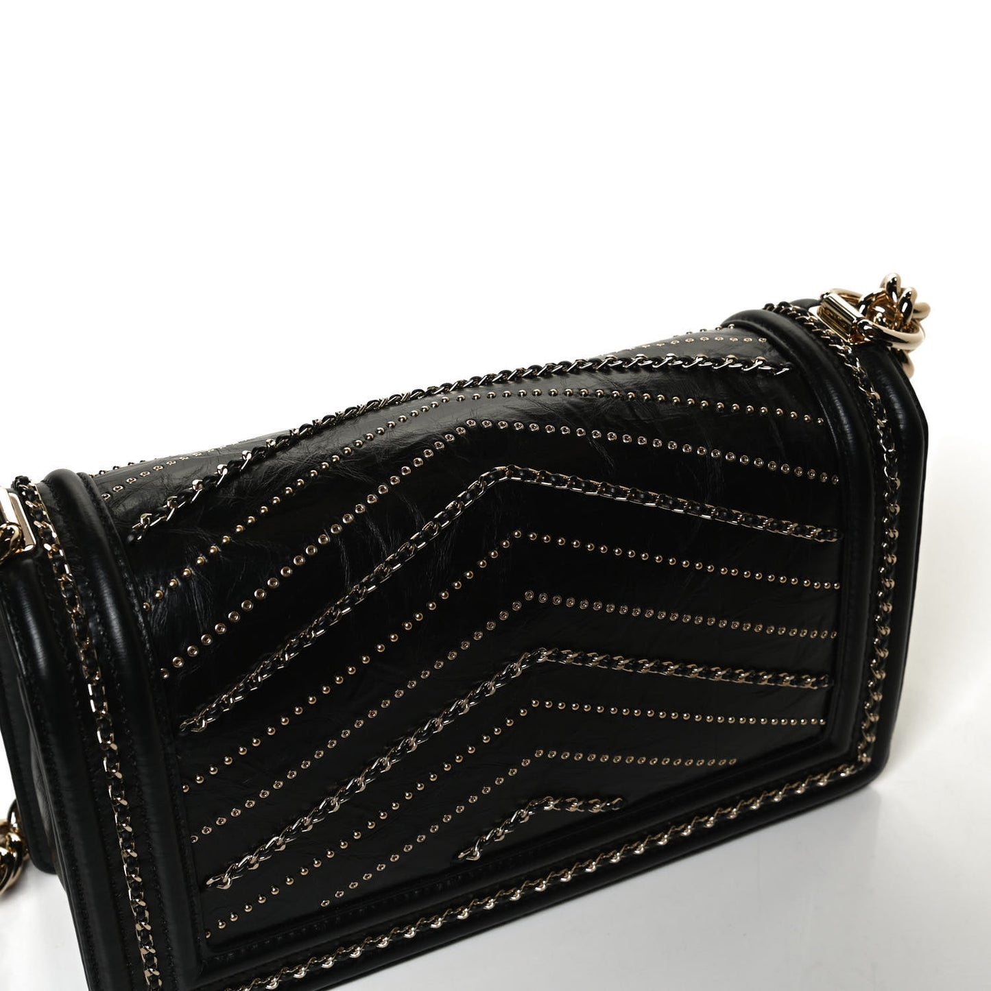Crumpled Calfskin Chevron Chain Medium Boy Flap Black