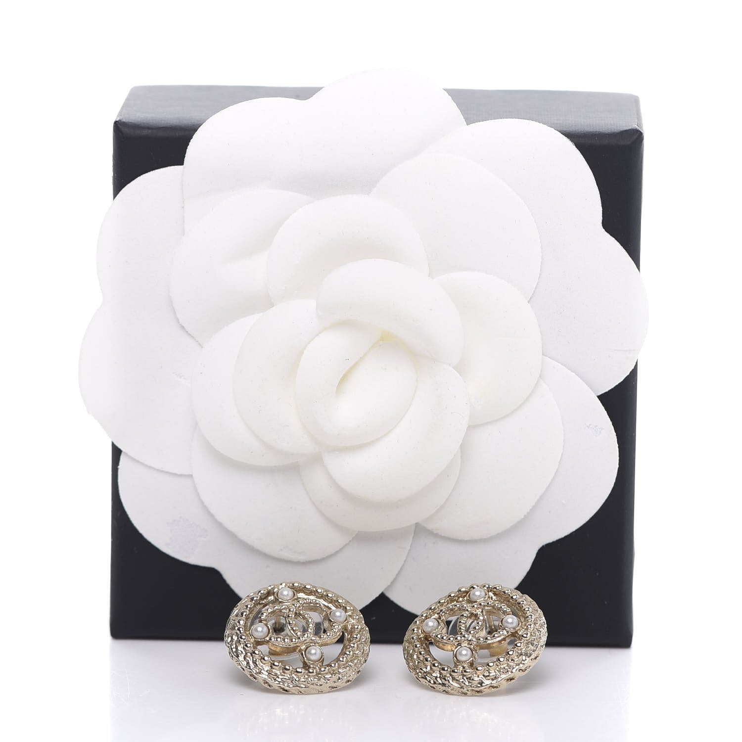 Chanel Pearl CC Round Rope Earrings Gold 4 of 4
