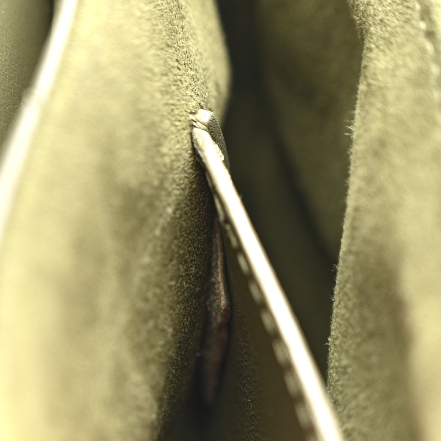 Calfskin New Wave Multi Pochette Kaki