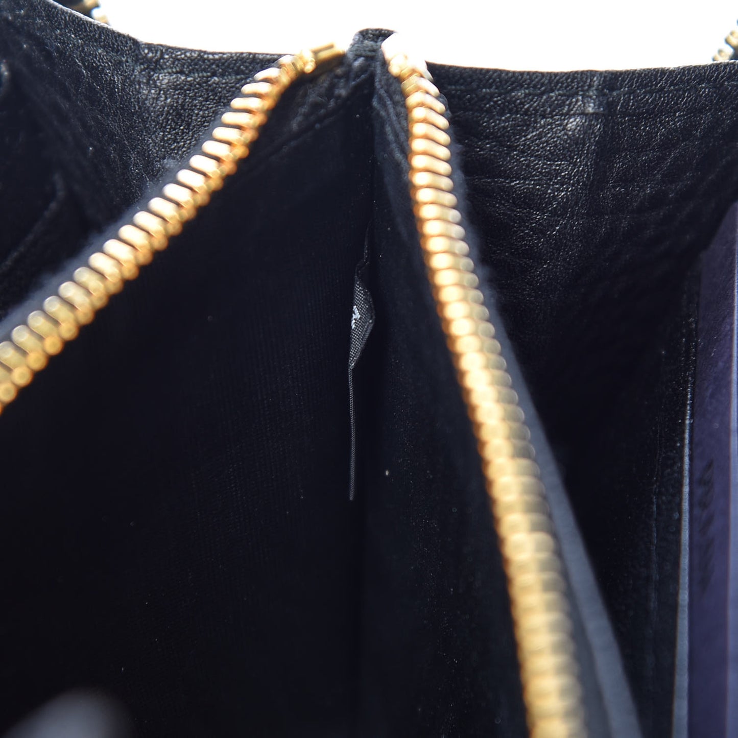 Vitello Daino Zip Around Wallet Black