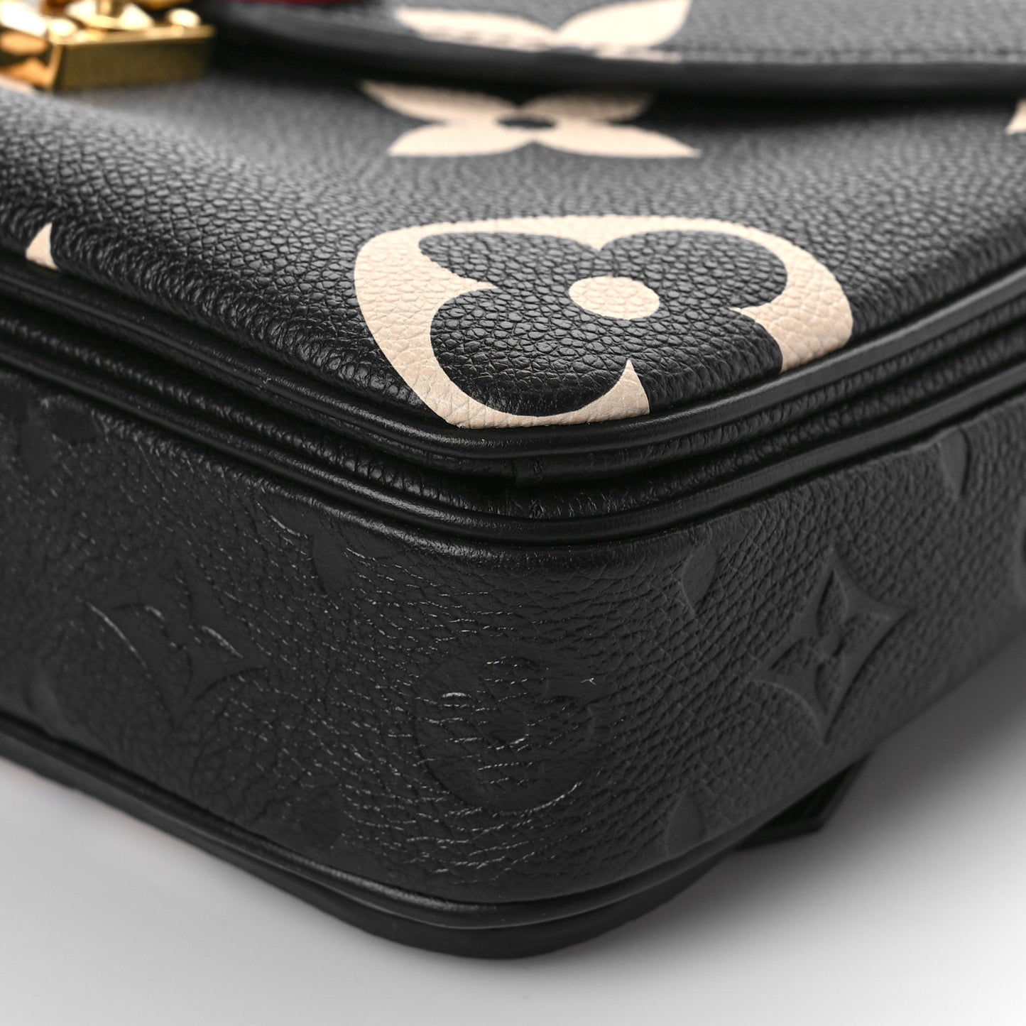 Empreinte Monogram Giant Crafty Pochette Metis Black Creme
