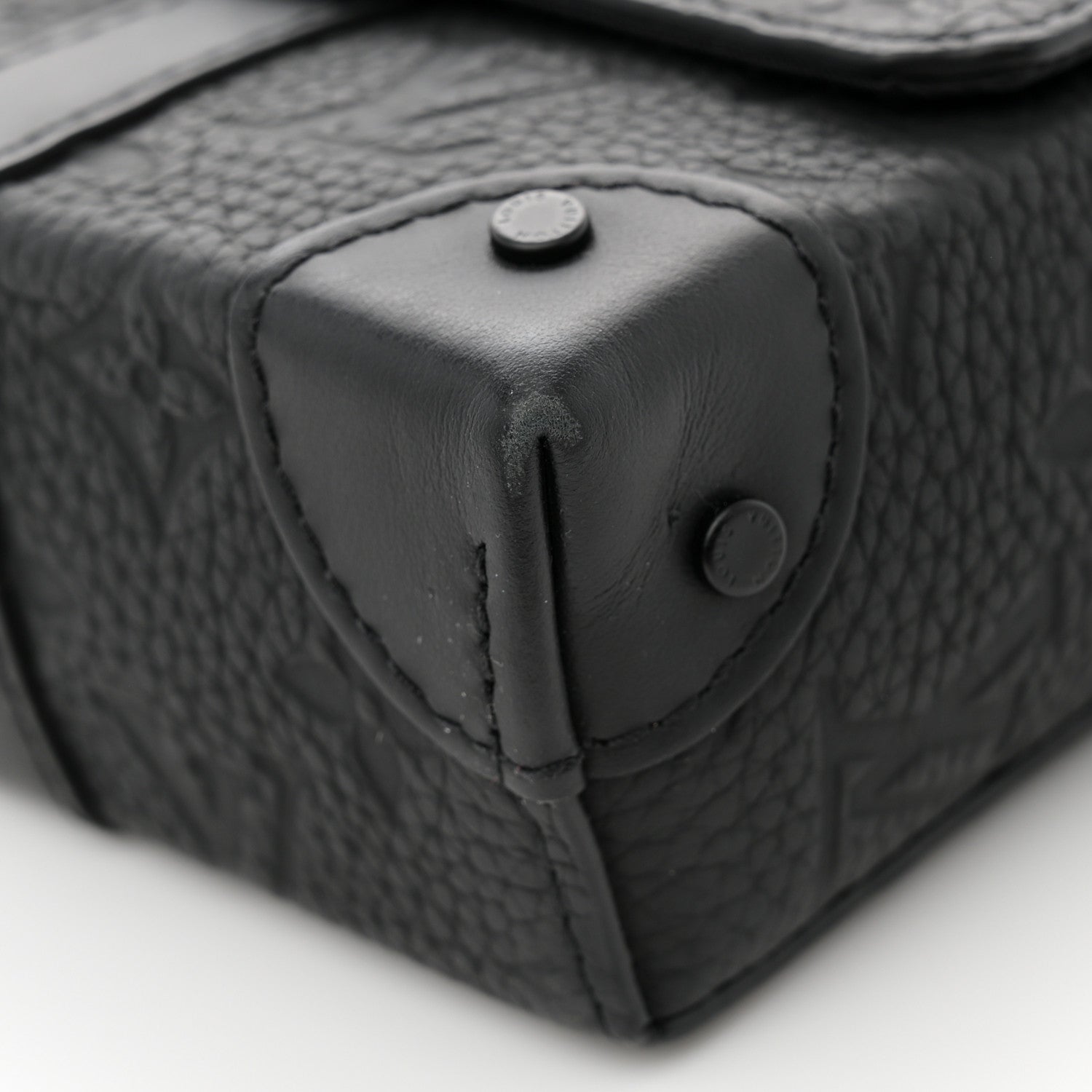 Louis Vuitton Taurillon Monogram Trunk Messenger Black 10 of 12