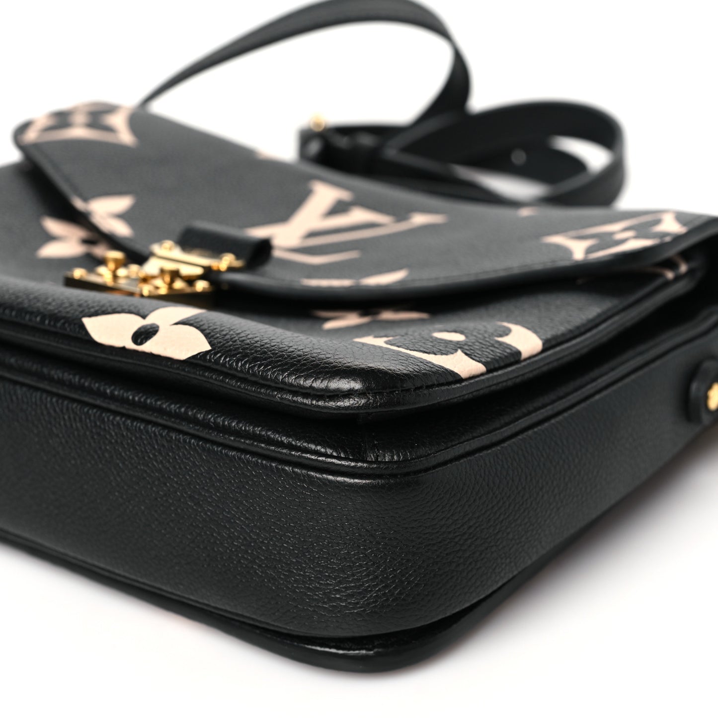 Empreinte Monogram Giant Pochette Metis Black Beige