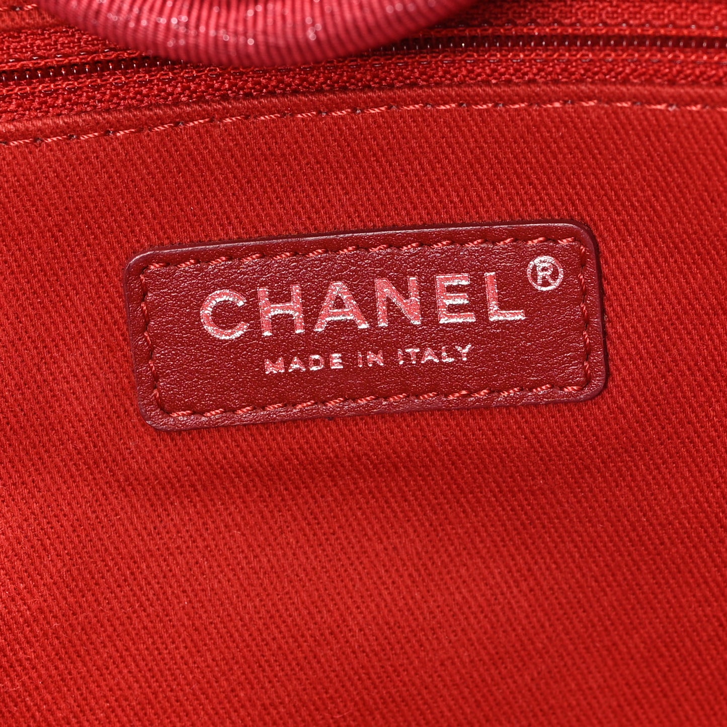 Lurex Boucle Medium Deauville Tote Red