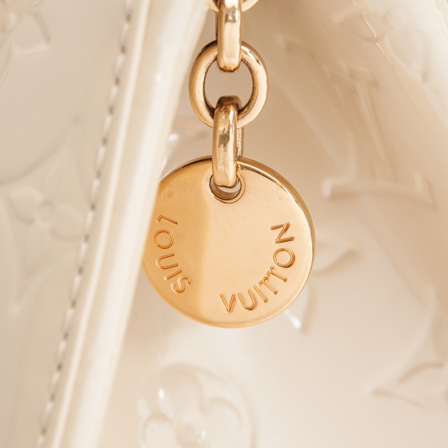 Louis Vuitton Vernis Brea GM Blanc Corail 9 of 10