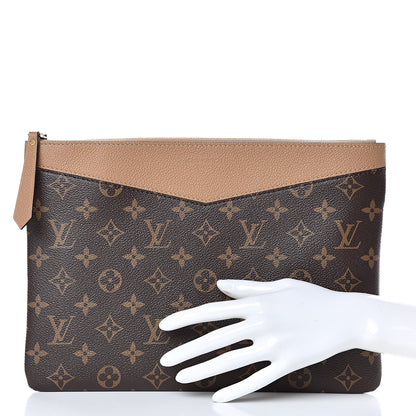 Louis Vuitton Monogram Daily Pouch Sesame 2 of 9