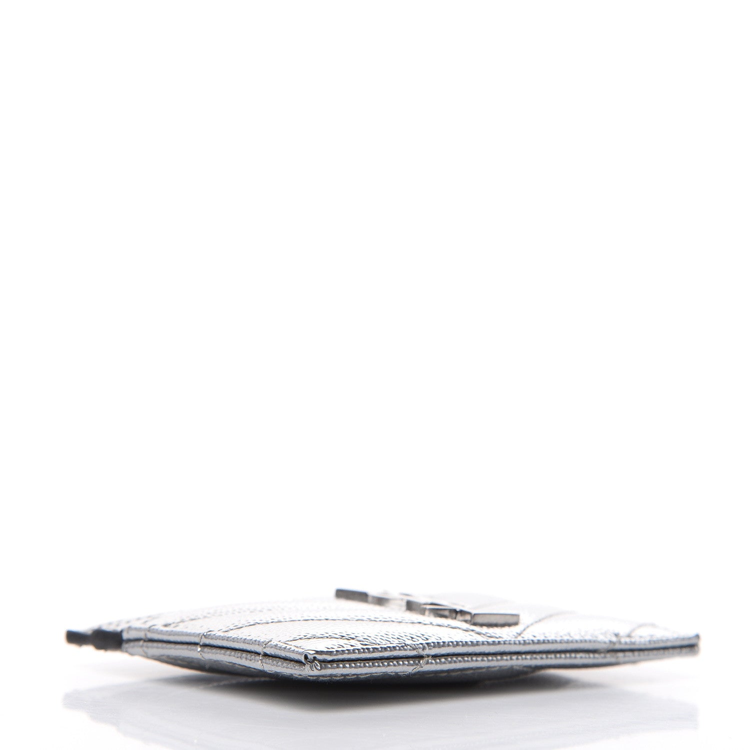Saint Laurent Metallic Grain De Poudre Matelasse Chevron Monogram Credit Card Case Argento 4 of 8