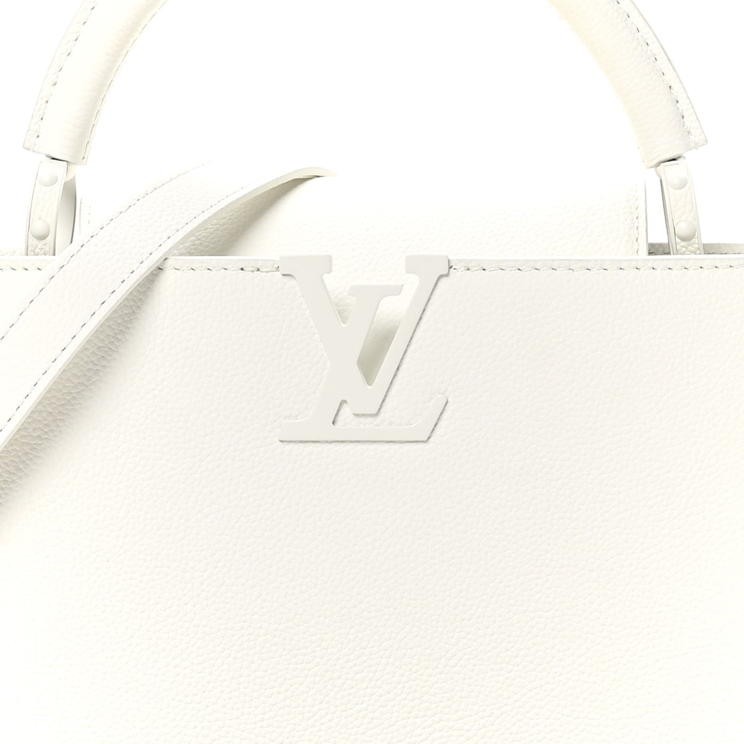 Taurillon Capucines East West MM Optic White
