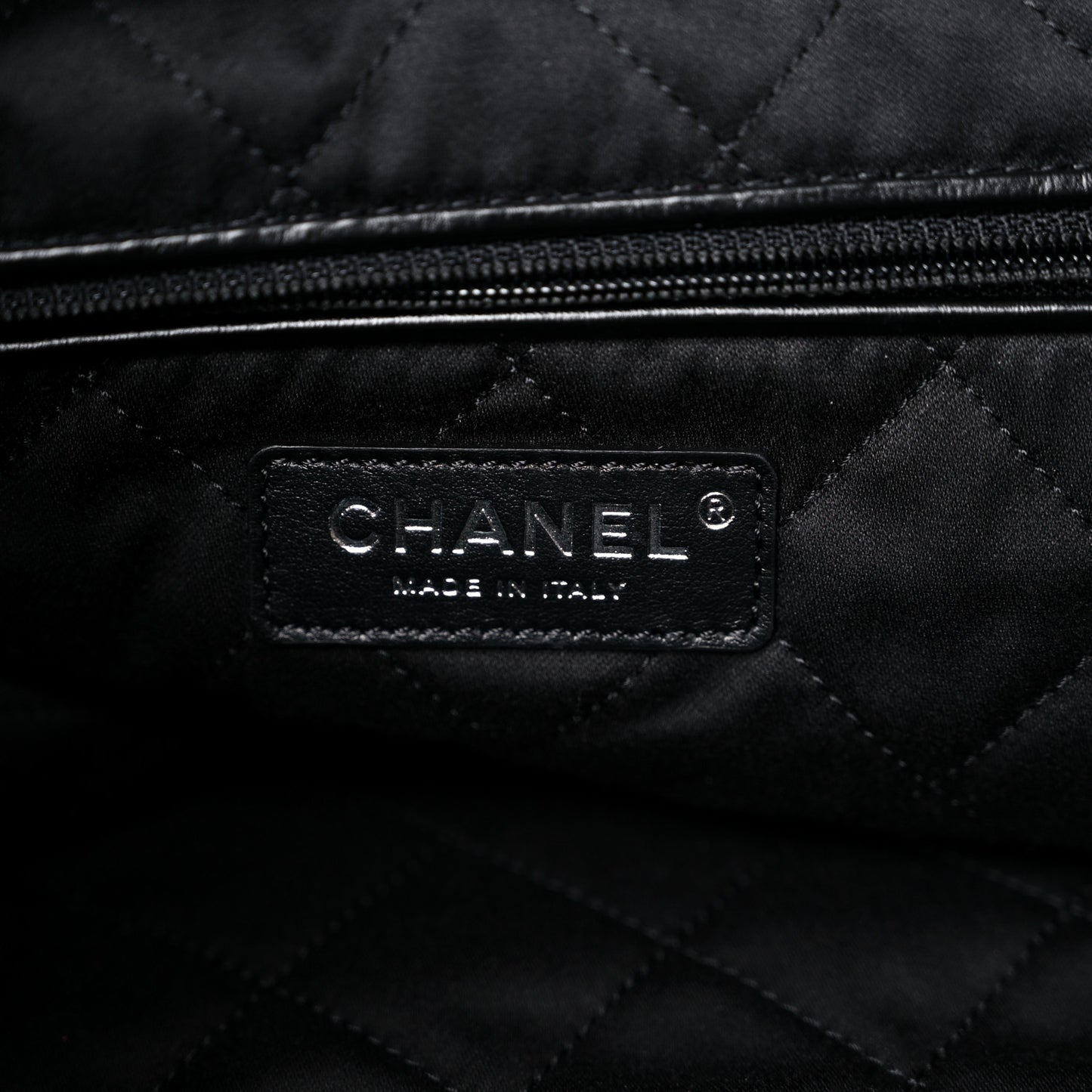 Shiny Calfskin Quilted Large Chanel 22 So Black