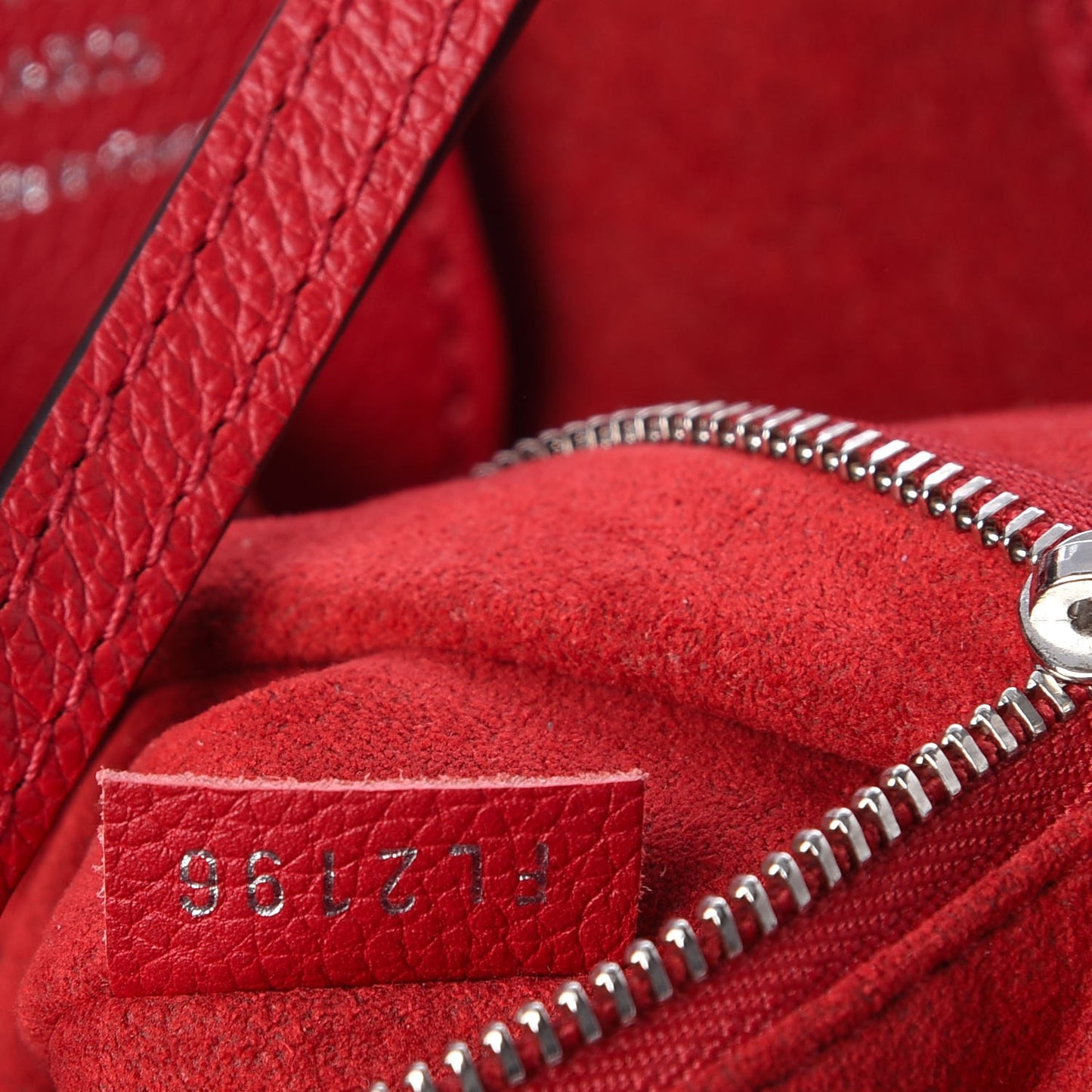 Calfskin Lockme Cabas Rubis