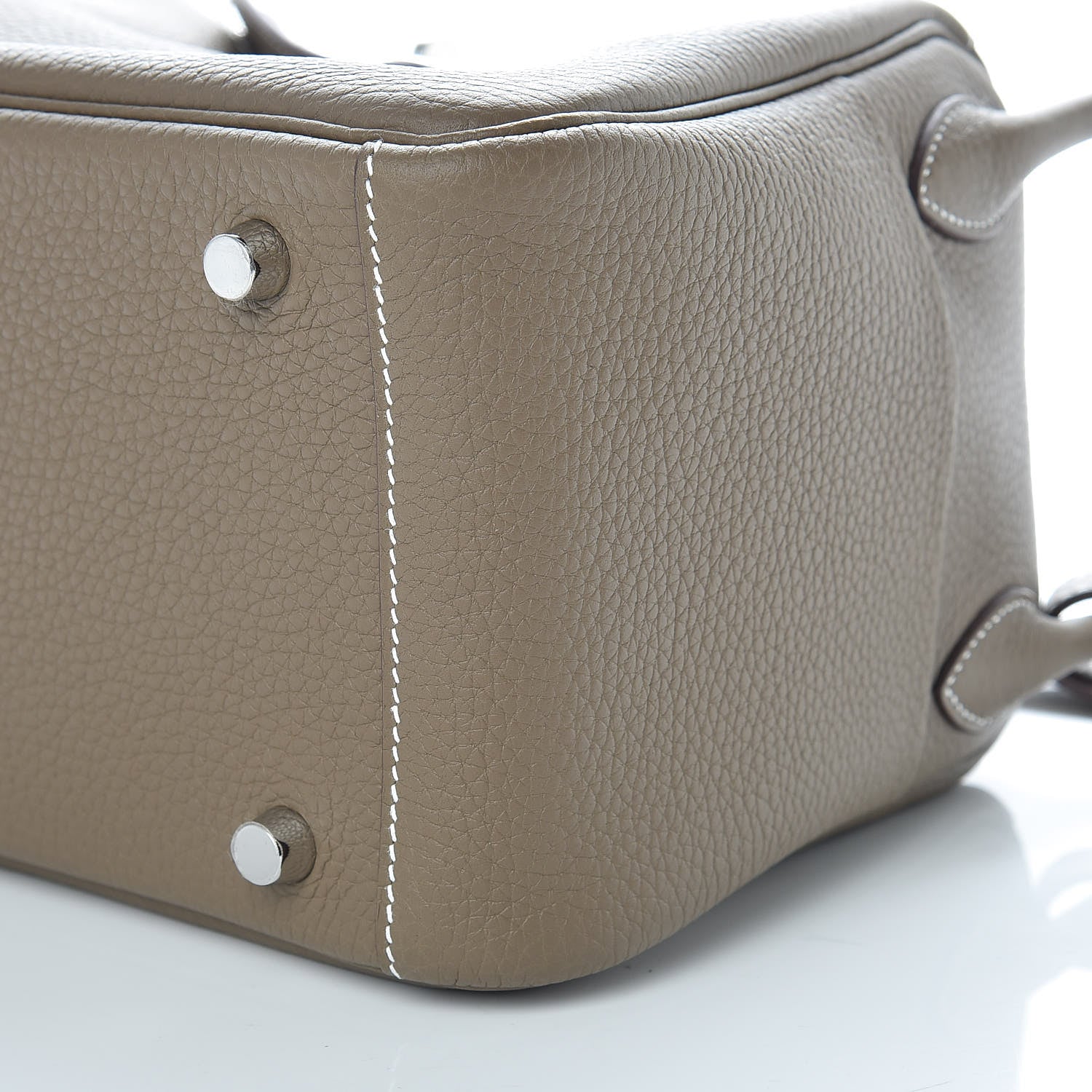 Hermes Taurillon Clemence Lindy 26 Etoupe 9 of 10