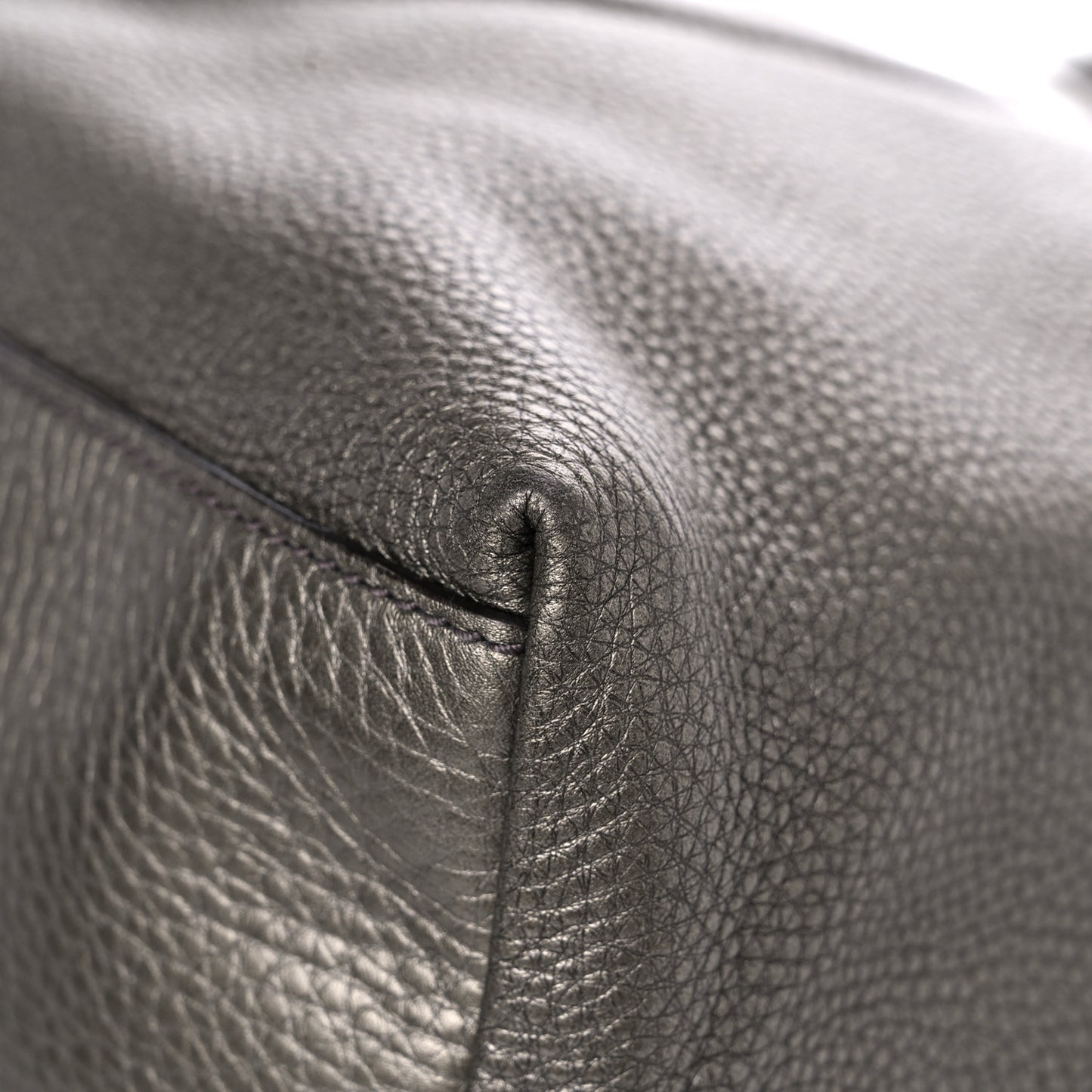 Metallic Pebbled Calfskin Medium Soho Chain Shoulder Bag Sasso