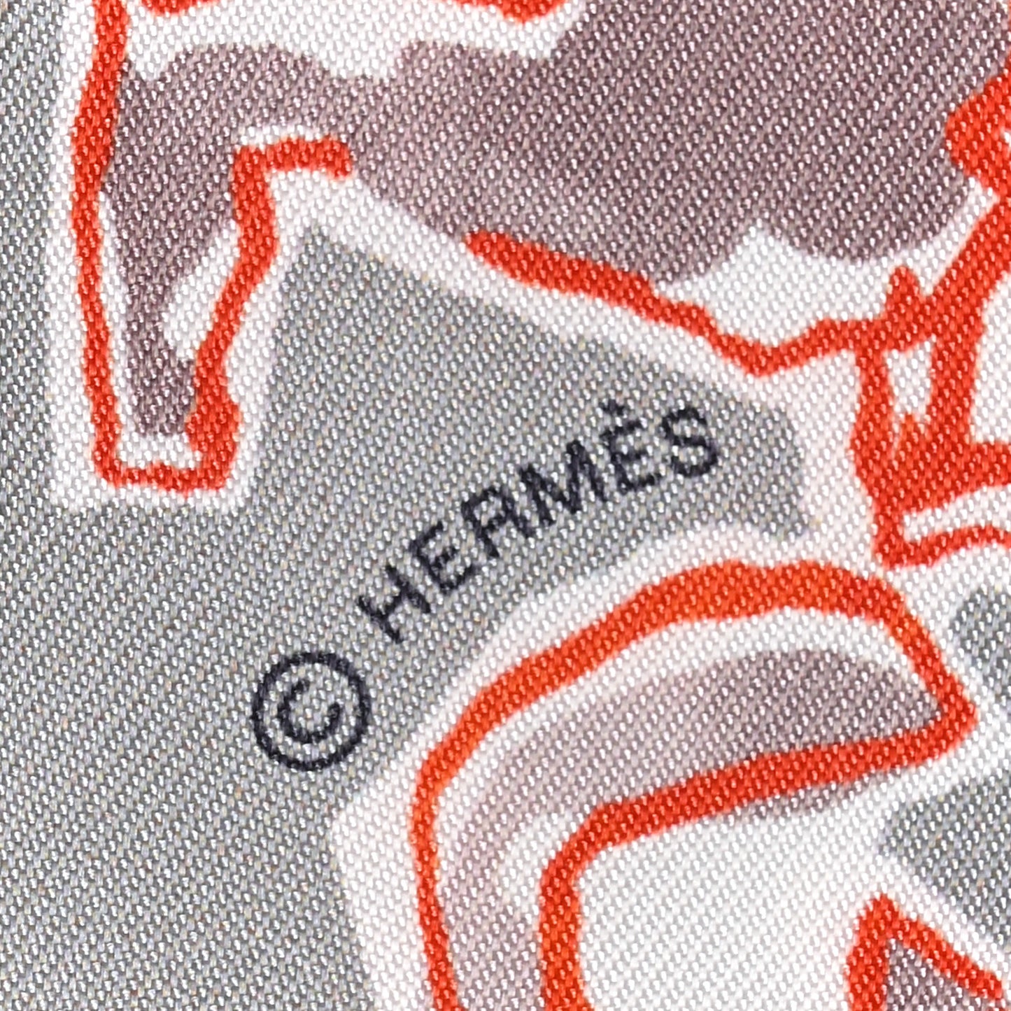 Silk Chevaux En Liberte Twilly Gris Perle Rouge White