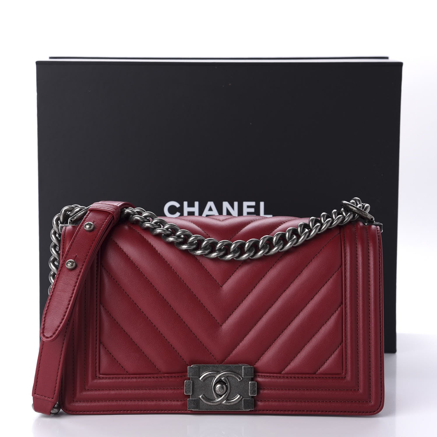 Chanel Calfskin Chevron Quilted Medium Boy Flap Red 16 of 16