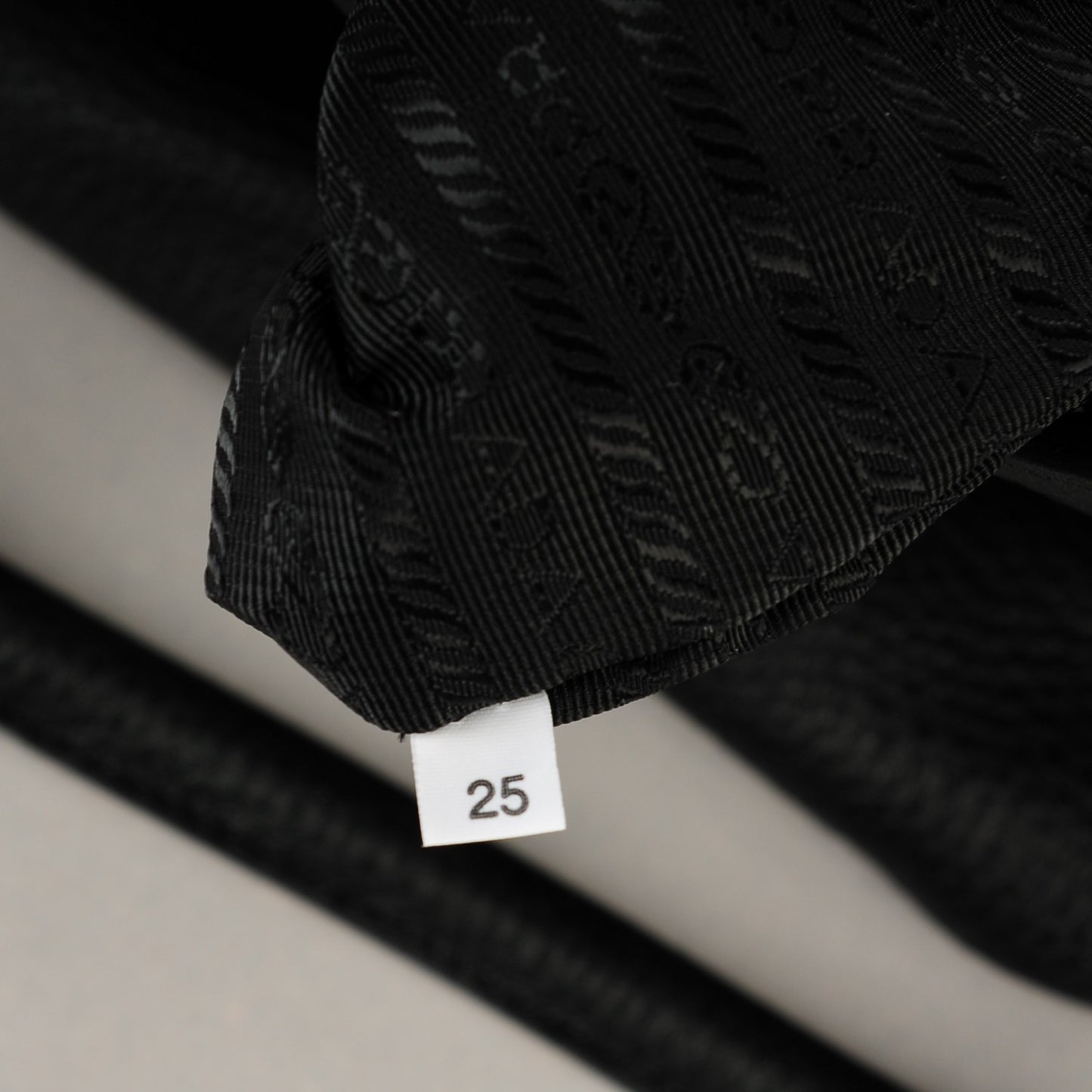 Vitello Daino Tote Nero Black