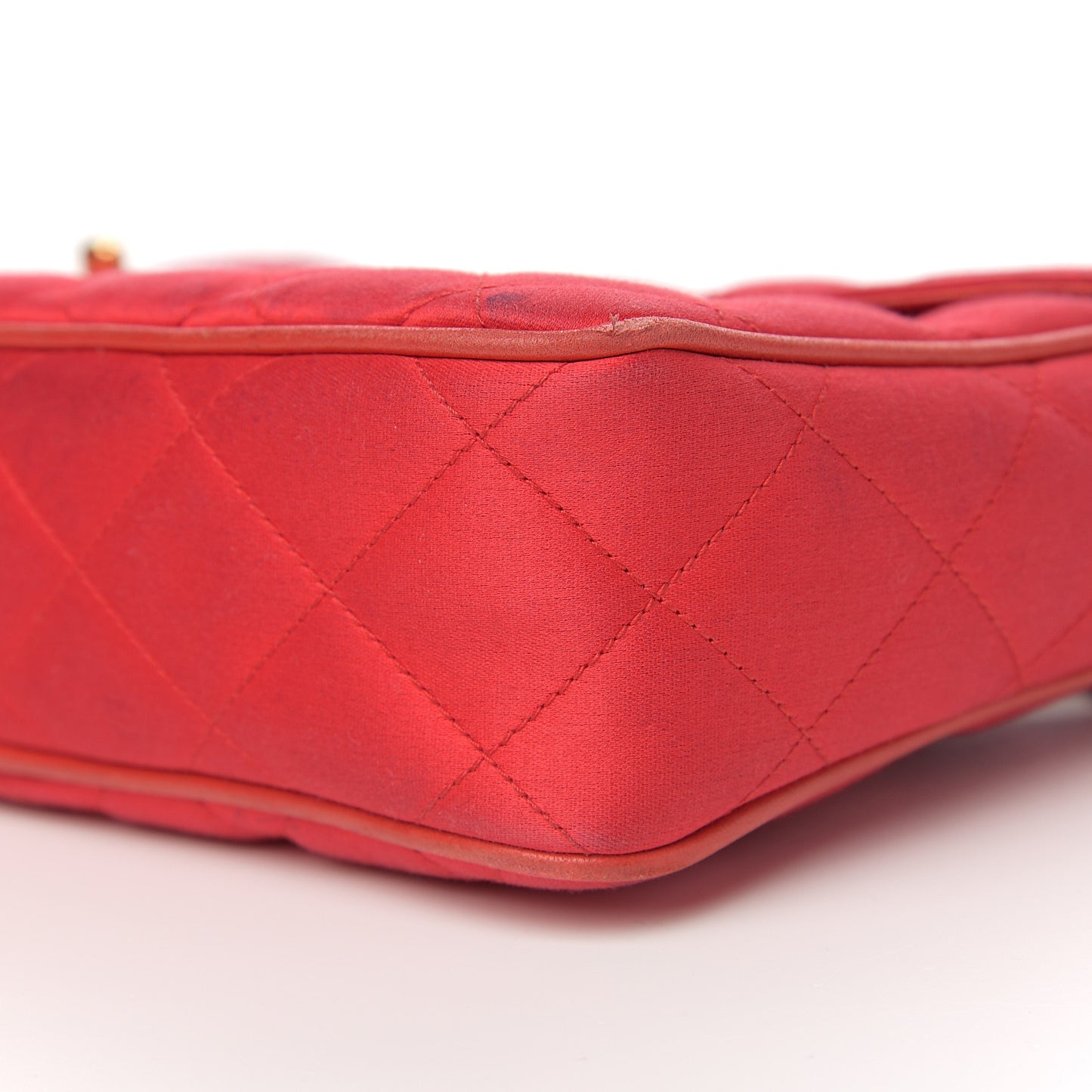 Satin Quilted CC Tassel Camera Case Red