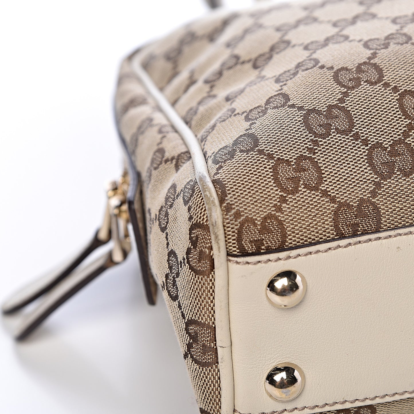 Monogram Medium New Britt Boston Off White