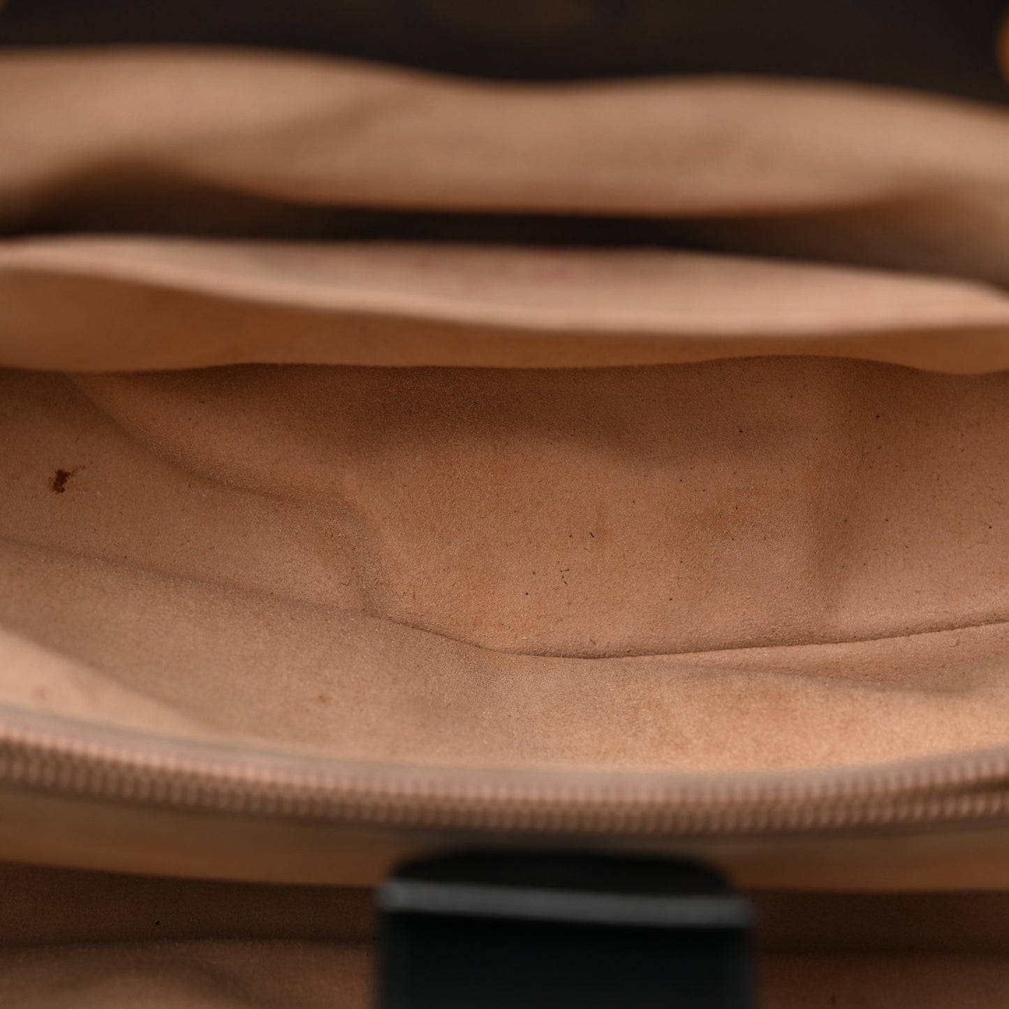 Calfskin Matelasse Medium GG Marmont Tote Black