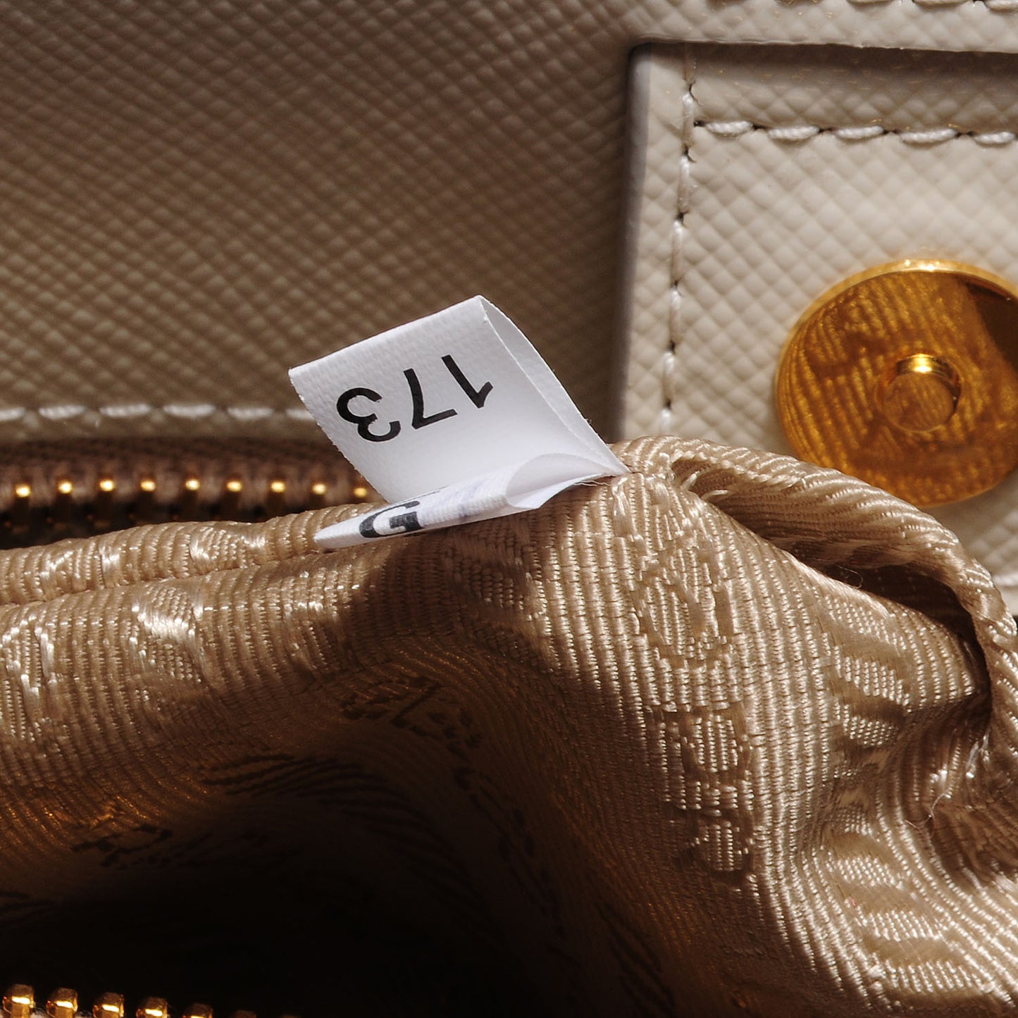 Saffiano Vernice Tote Talco