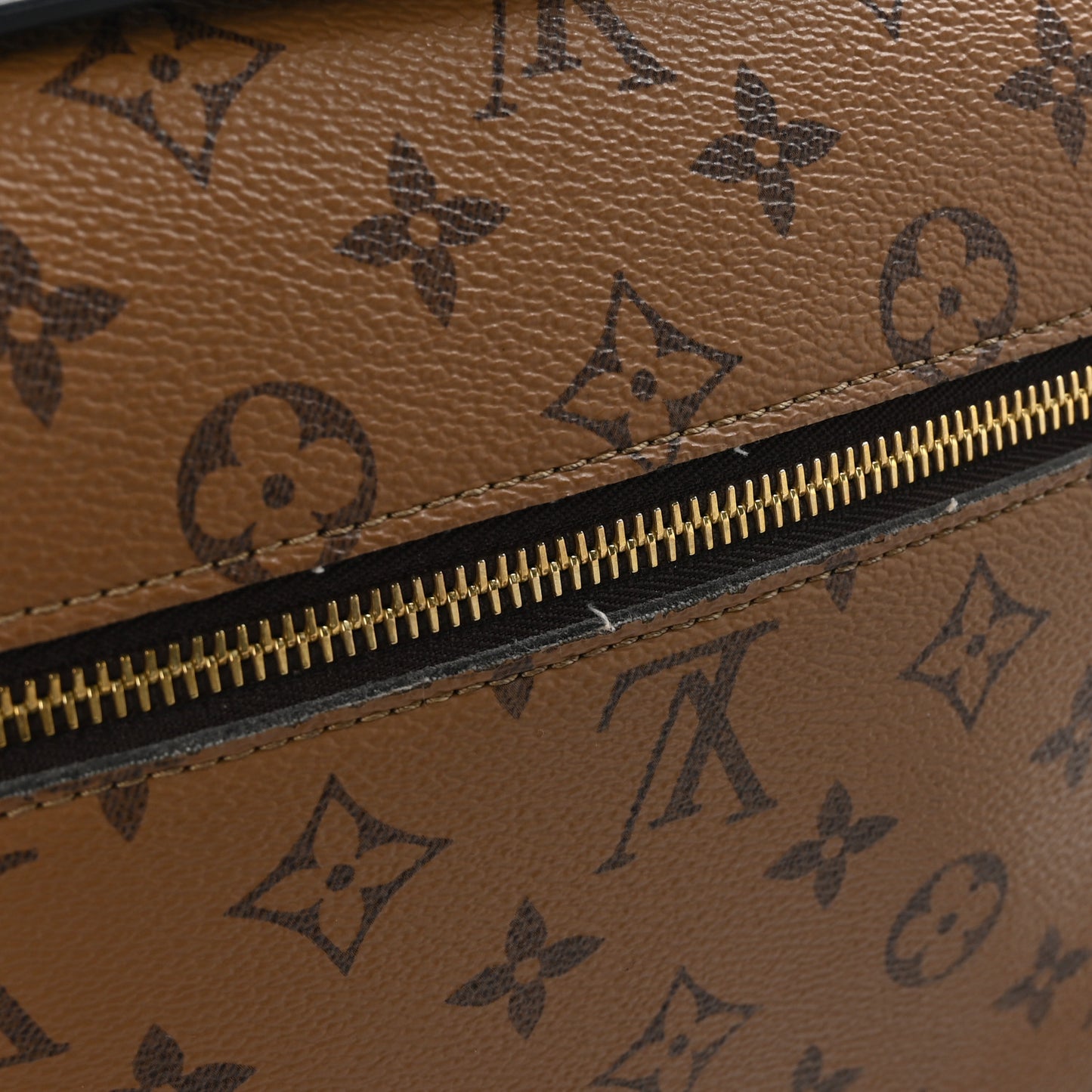 Reverse Monogram Pochette Metis
