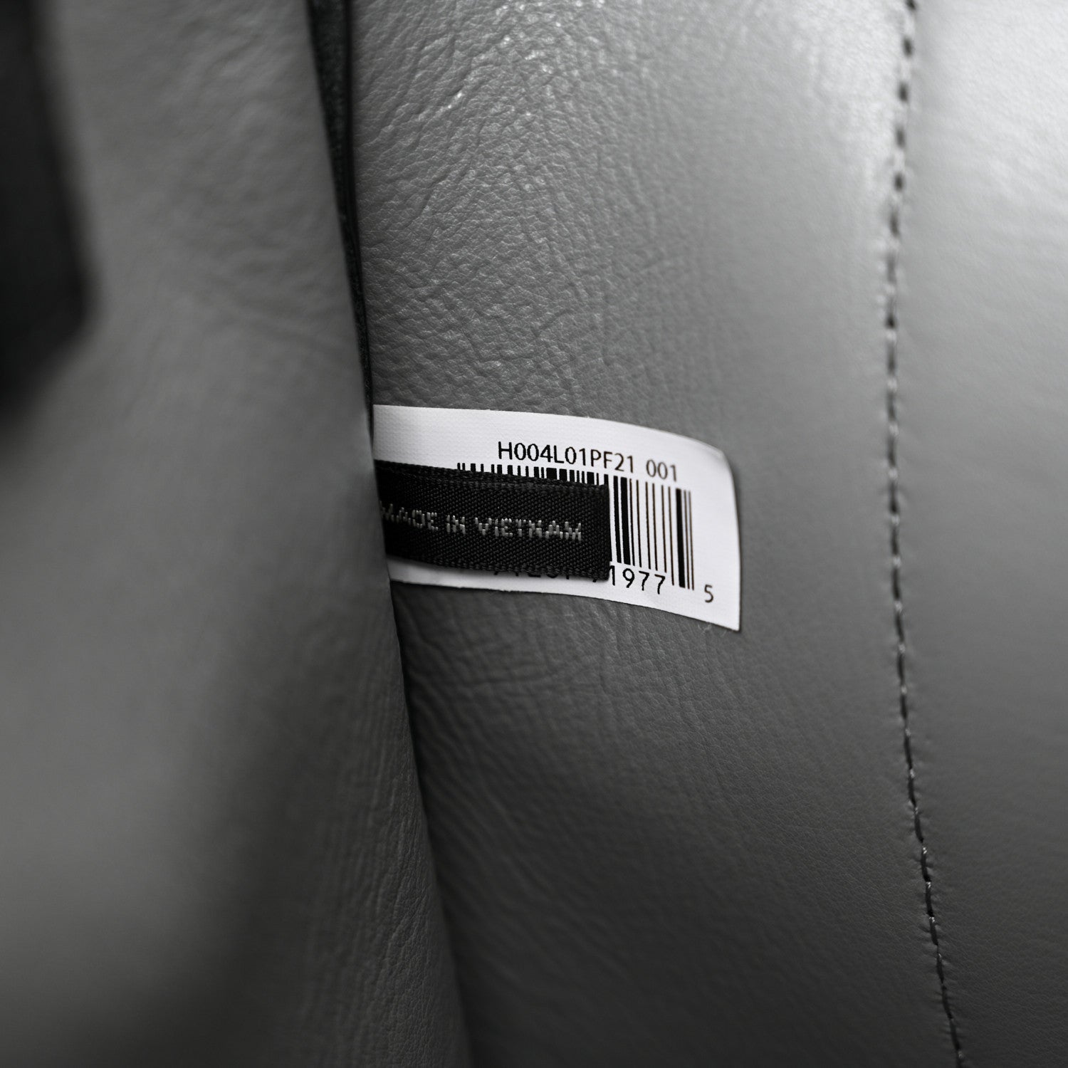 Marc Jacobs Grained Calfskin Medium The Tote Bag Black 8 of 14