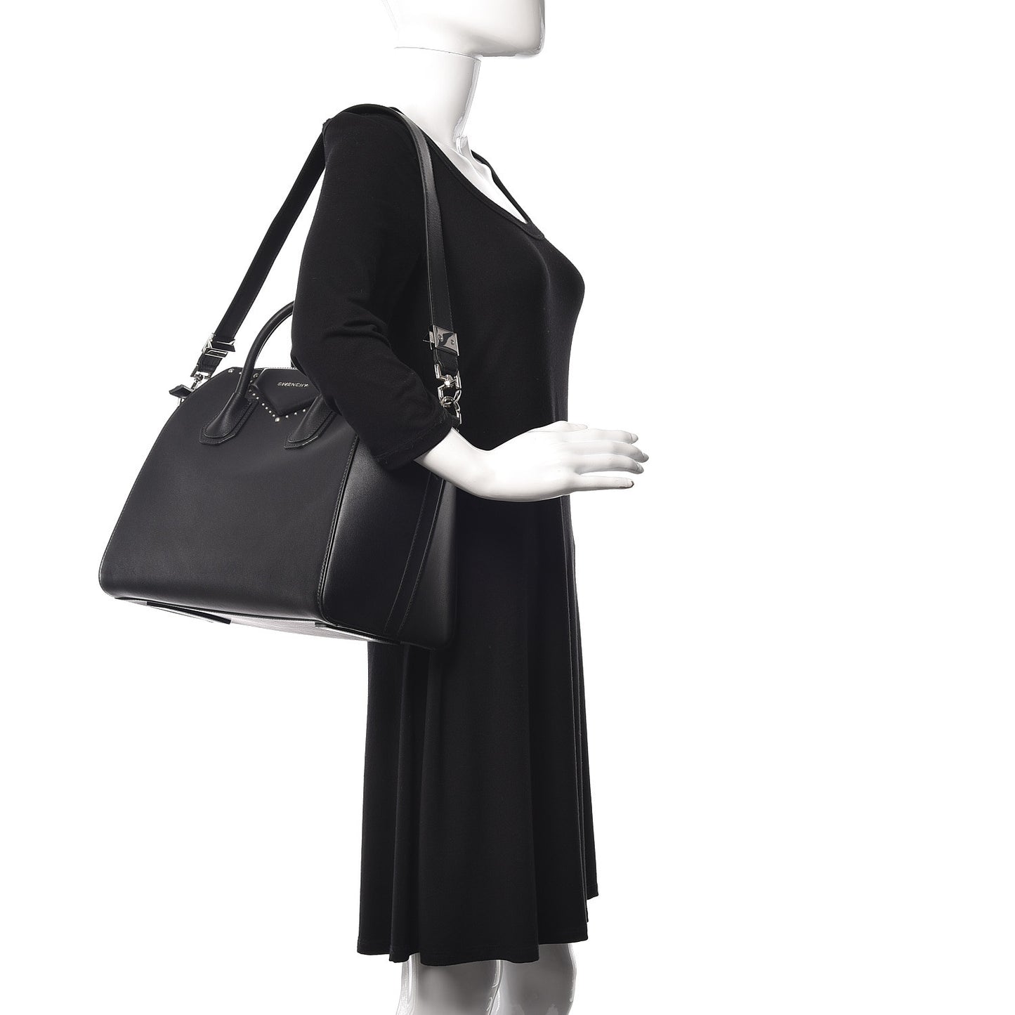 Calfskin Medium Studded Antigona Black