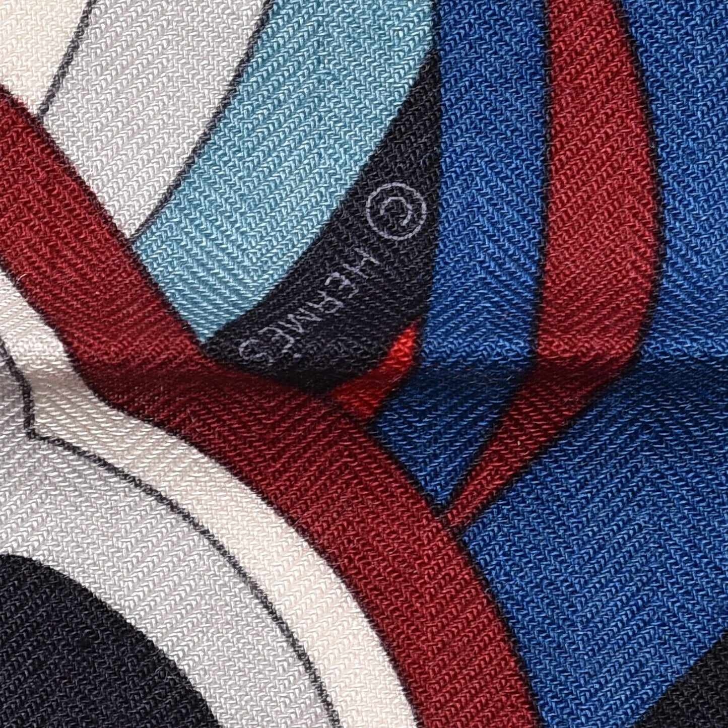Cashmere Silk Faubourg Rainbow Shawl 140 Marine Rouge White