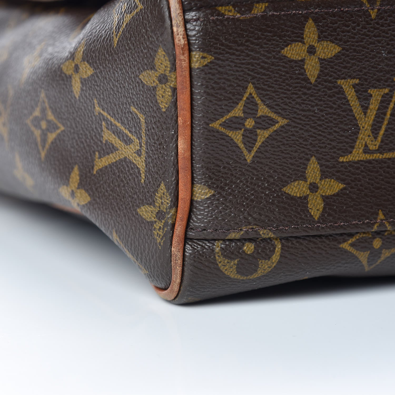 Louis Vuitton Monogram Abbesses Messenger Bag 20 of 24
