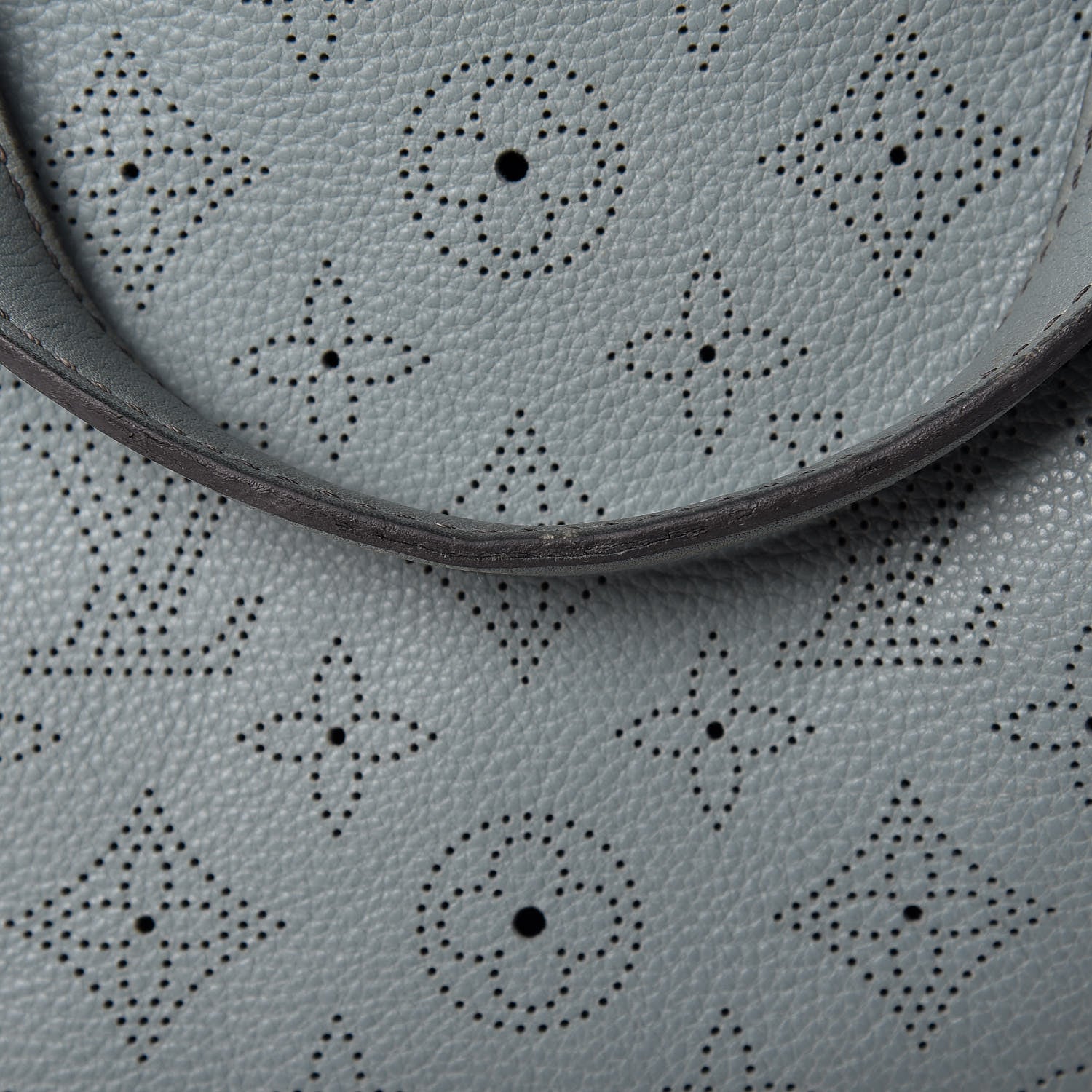 Louis Vuitton Mahina Stellar PM Ciel 18 of 21