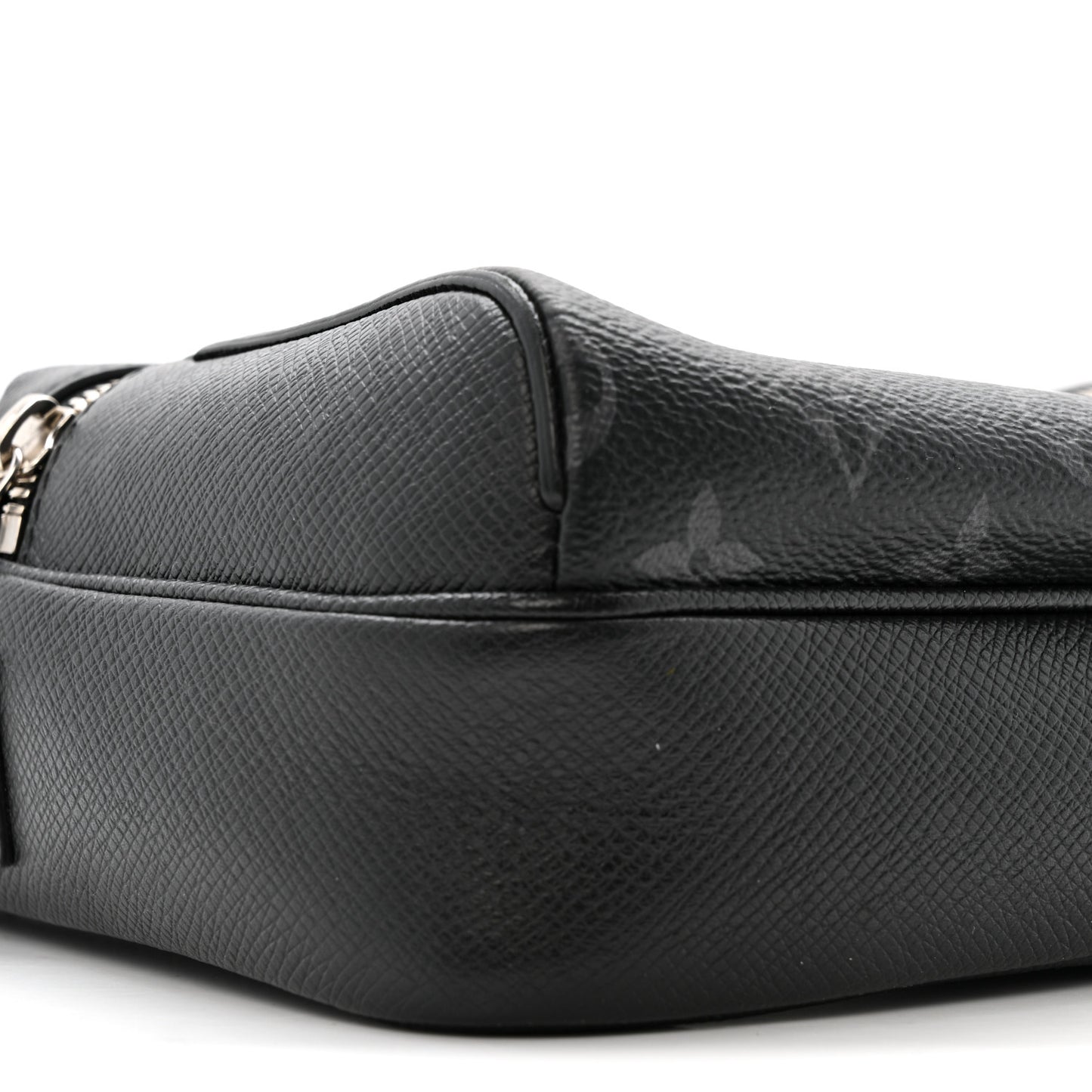 Taiga Monogram Eclipse Outdoor Messenger Black