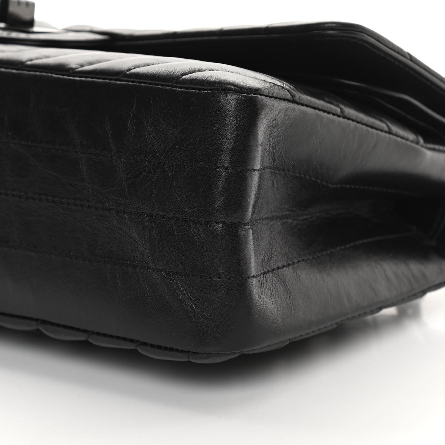 Aged Calfskin Chevron Quilted 2.55 Reissue 225 Flap So Black