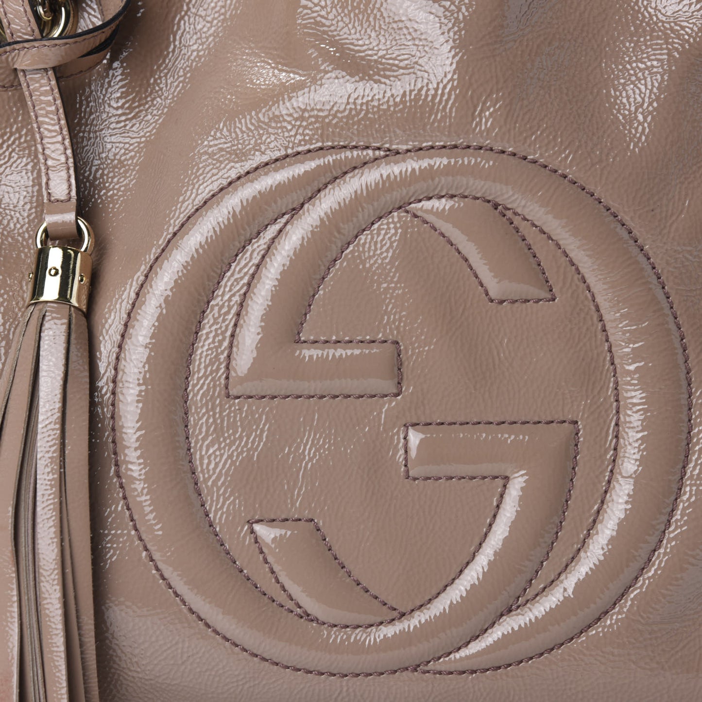 Patent Medium Soho Chain Shoulder Bag Dark Cipria