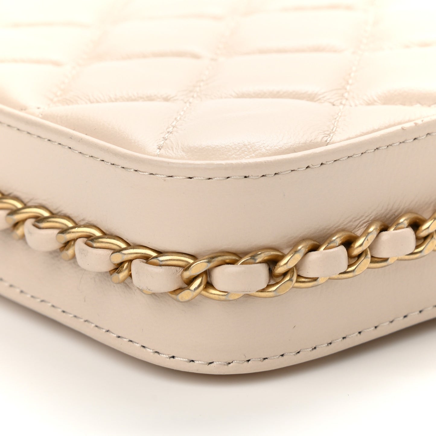 Lambskin Quilted Small Clutch With Chain Off White
